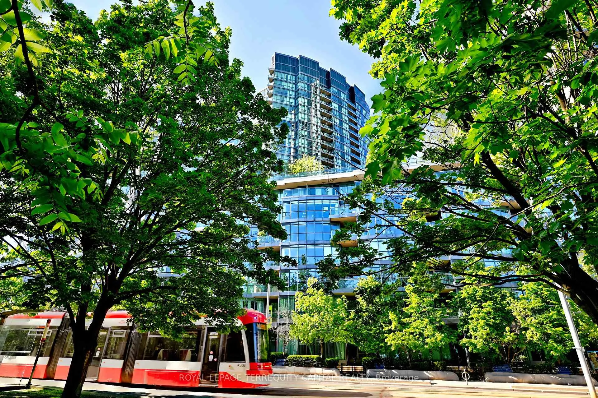 Photo 46 of Unit 405, 219 Fort York Boulevard, Toronto, Waterfront Communities — HOMEH