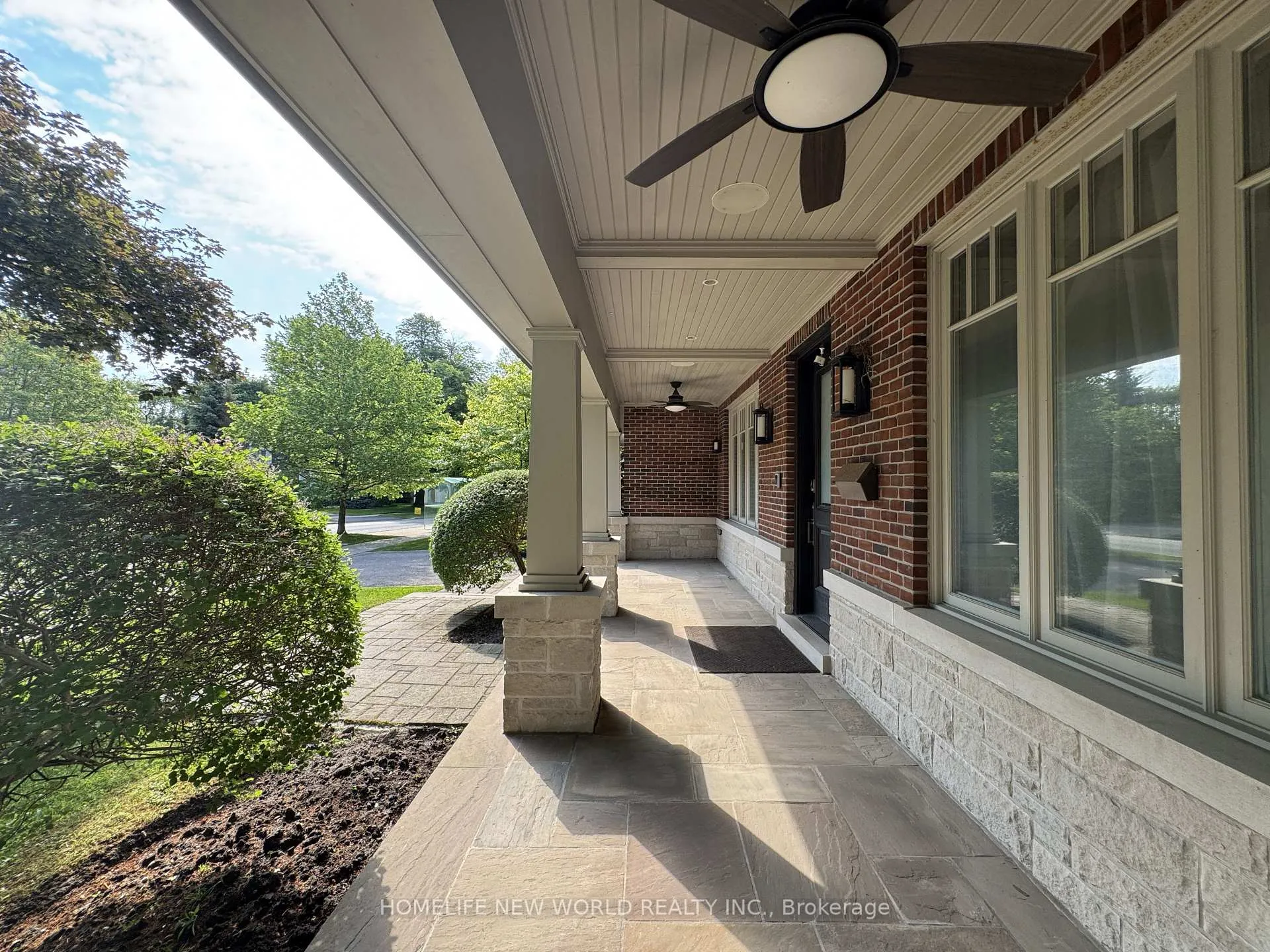 Photo 4 of 64 Montressor Drive, North York, St. Andrew-Windfields — HOMEH