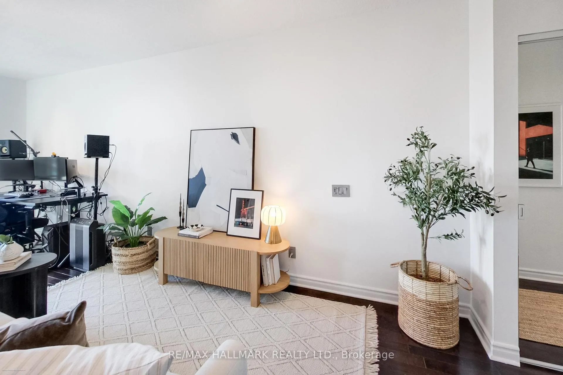 Photo 4 of Unit 2001, 60 Byng Avenue, North York, Willowdale East — HOMEH