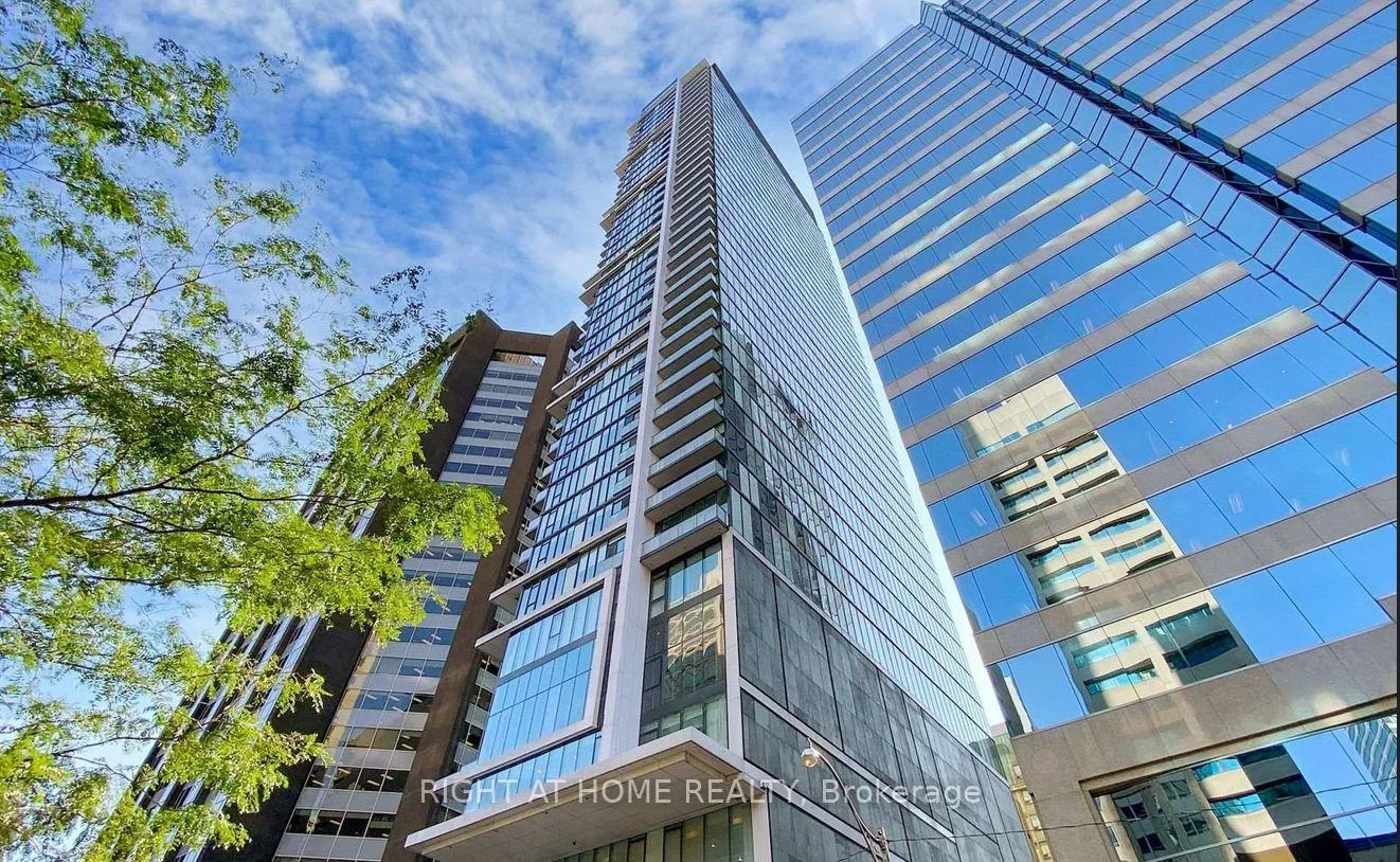 Front of Unit 2309, 426 University Avenue