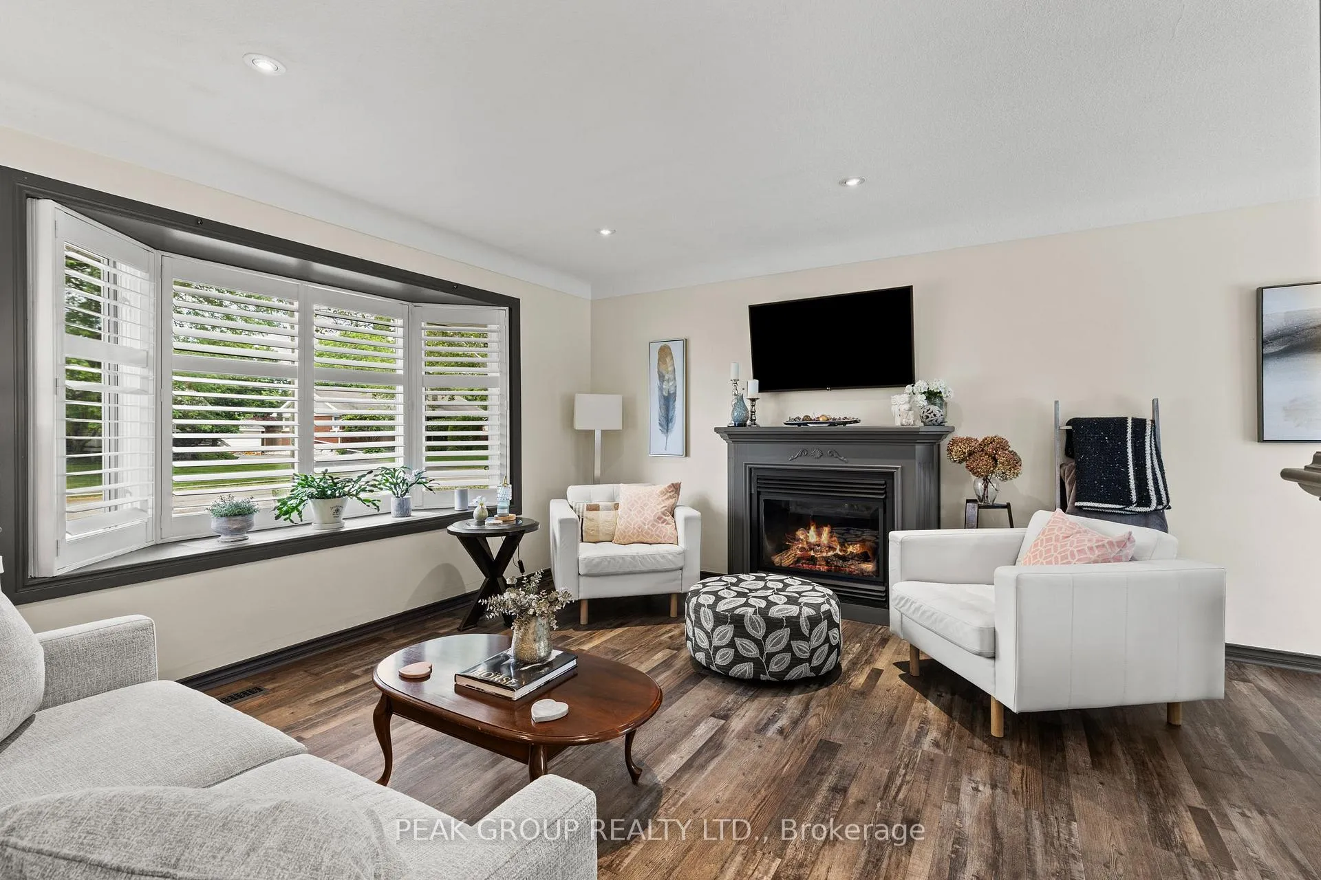 Photo 8 of 8 Roxanne Drive, St. Catharines, Bunting/Linwell — HOMEH