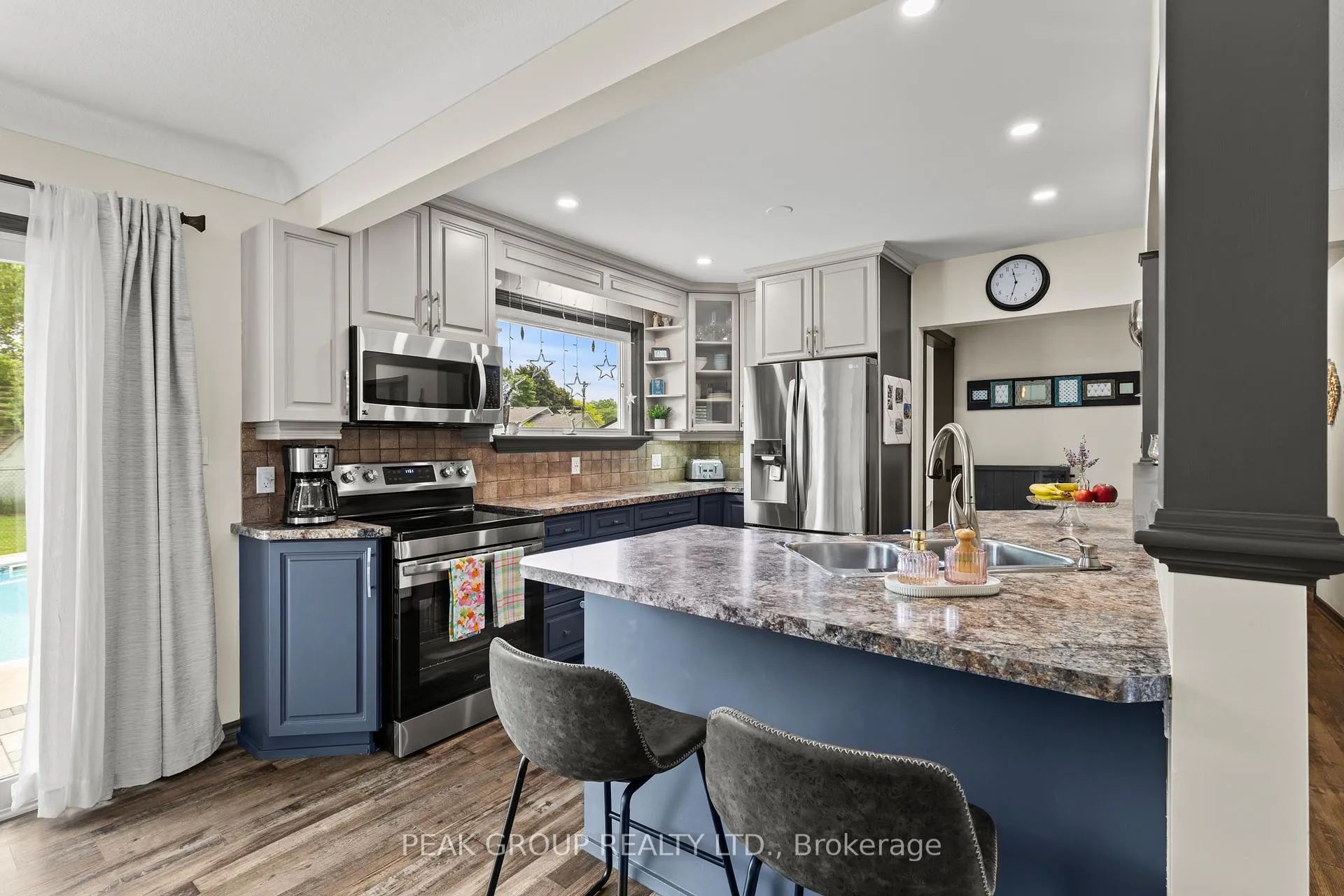 Photo 11 of 8 Roxanne Drive, St. Catharines, Bunting/Linwell — HOMEH