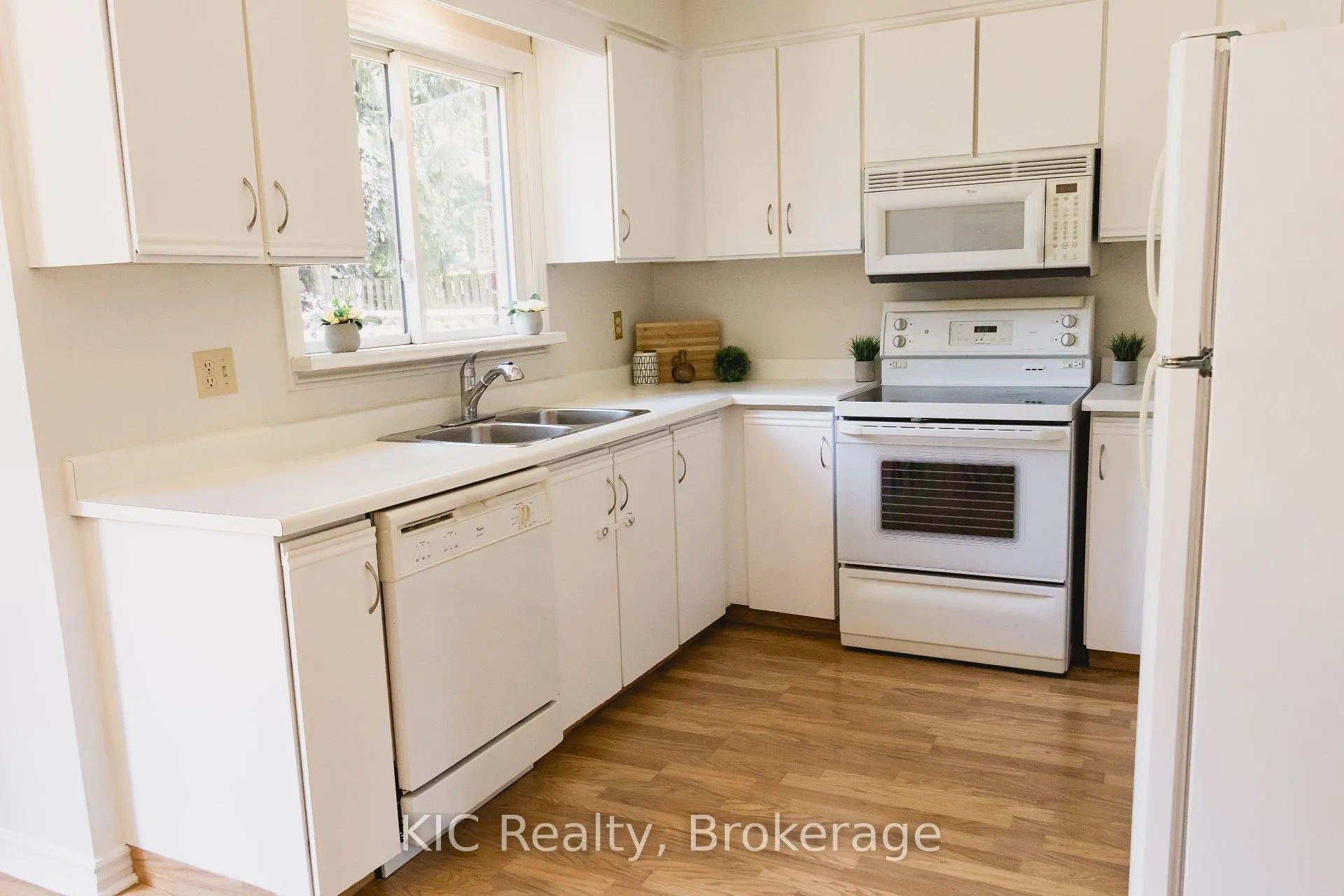 Photo 8 of 1013 Booth Street, Cobourg — HOMEH