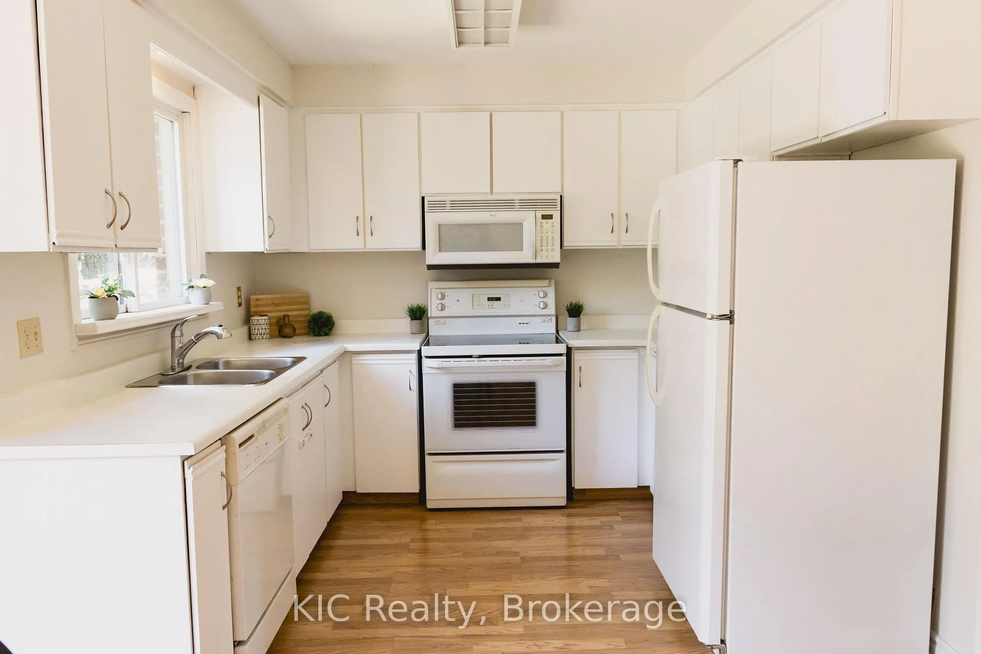 Photo 9 of 1013 Booth Street, Cobourg — HOMEH