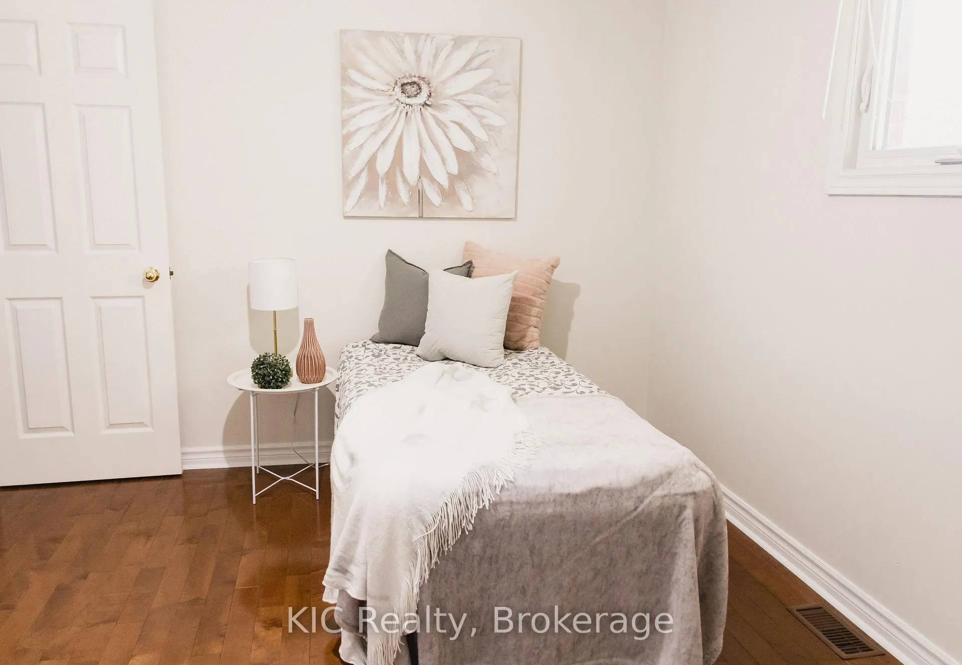 Photo 16 of 1013 Booth Street, Cobourg — HOMEH