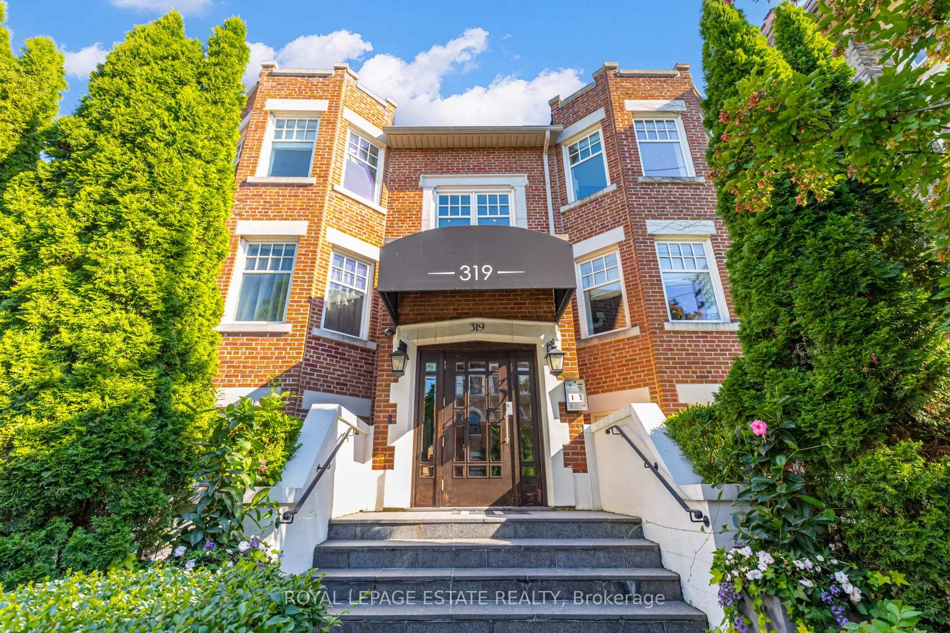 Front of Unit 1D, 319 Lonsdale Road