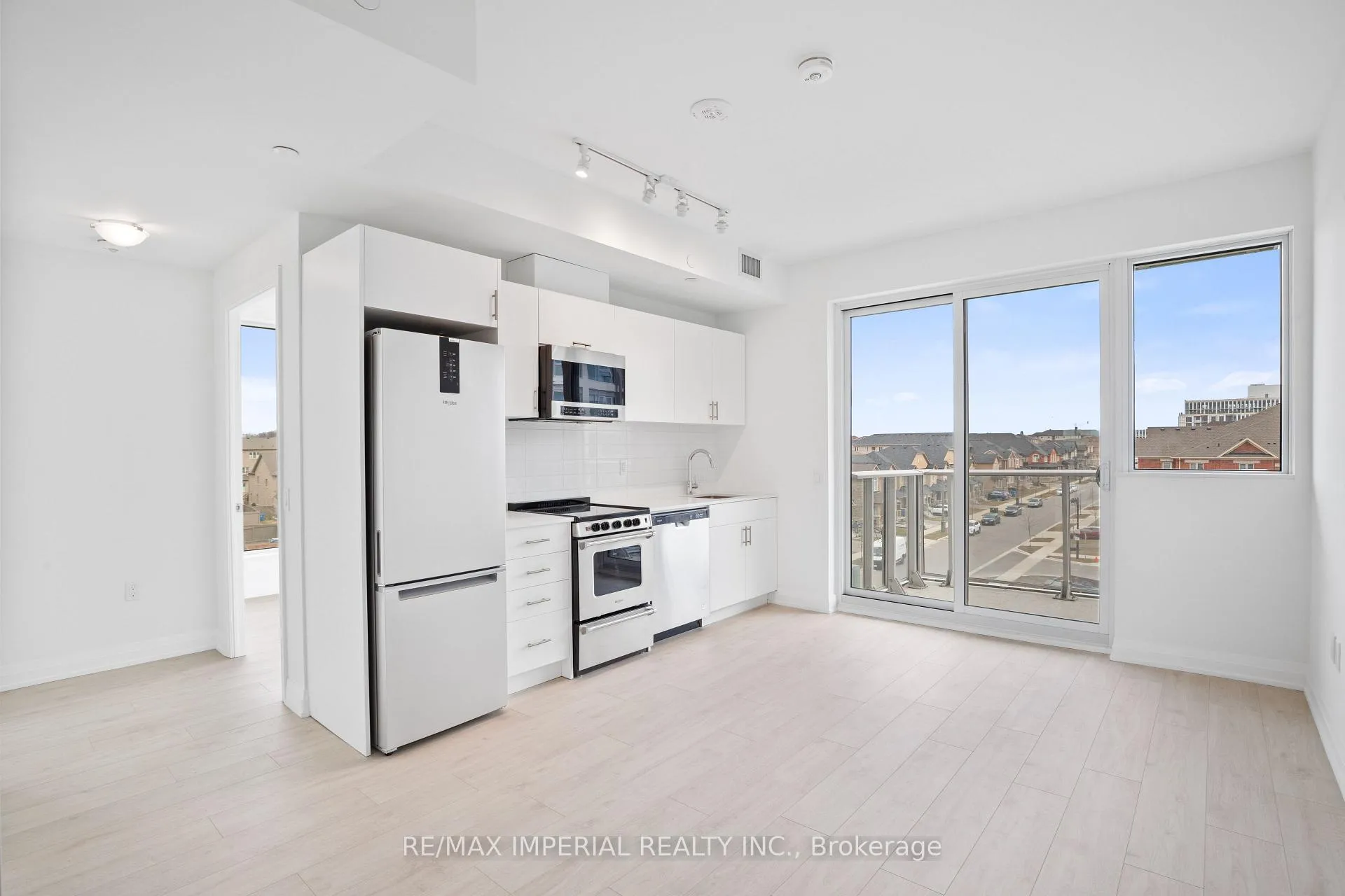 Photo 7 of Unit 423, 412 Silver Maple Road, Oakville, Joshua Meadows — HOMEH