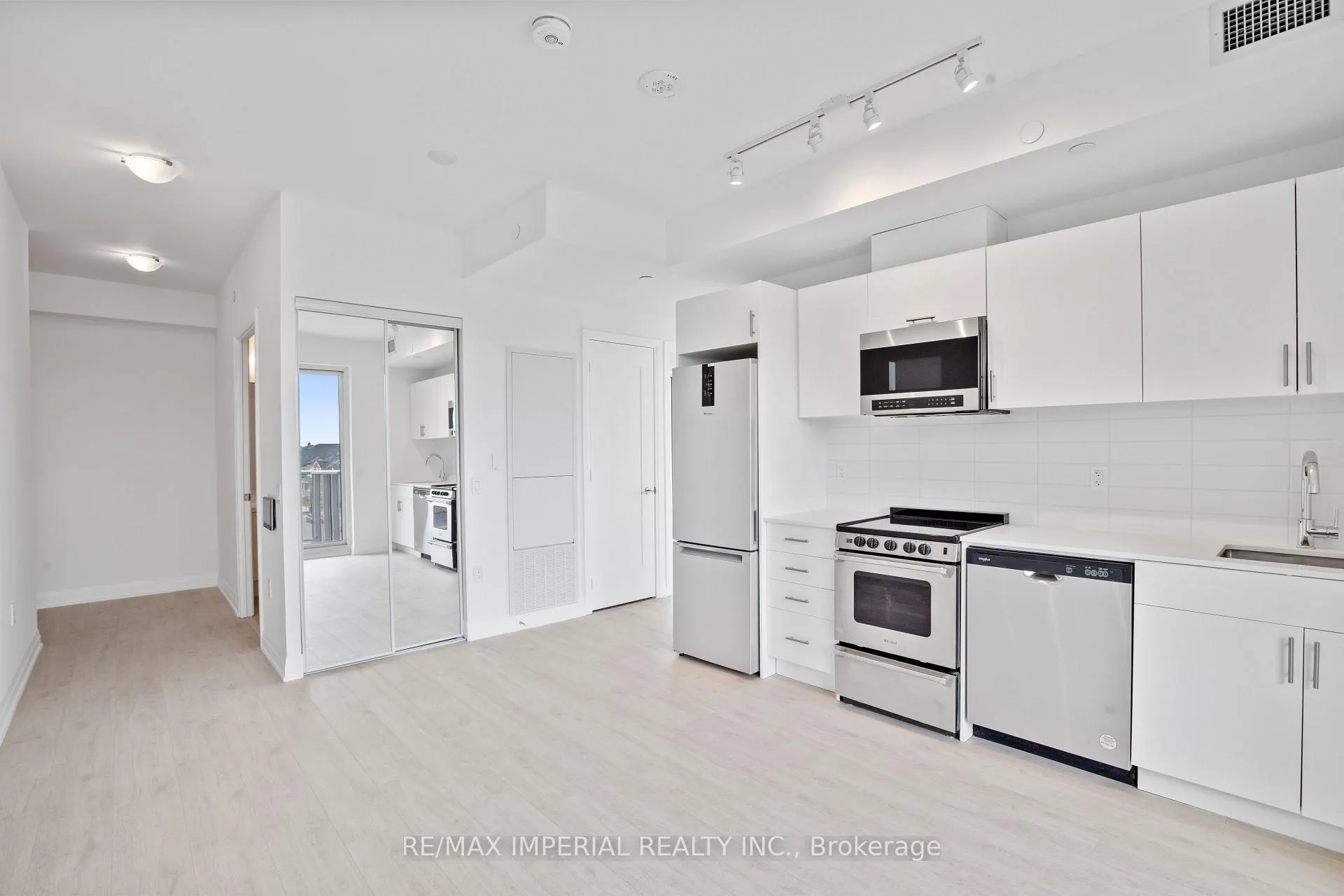 Photo 9 of Unit 423, 412 Silver Maple Road, Oakville, Joshua Meadows — HOMEH