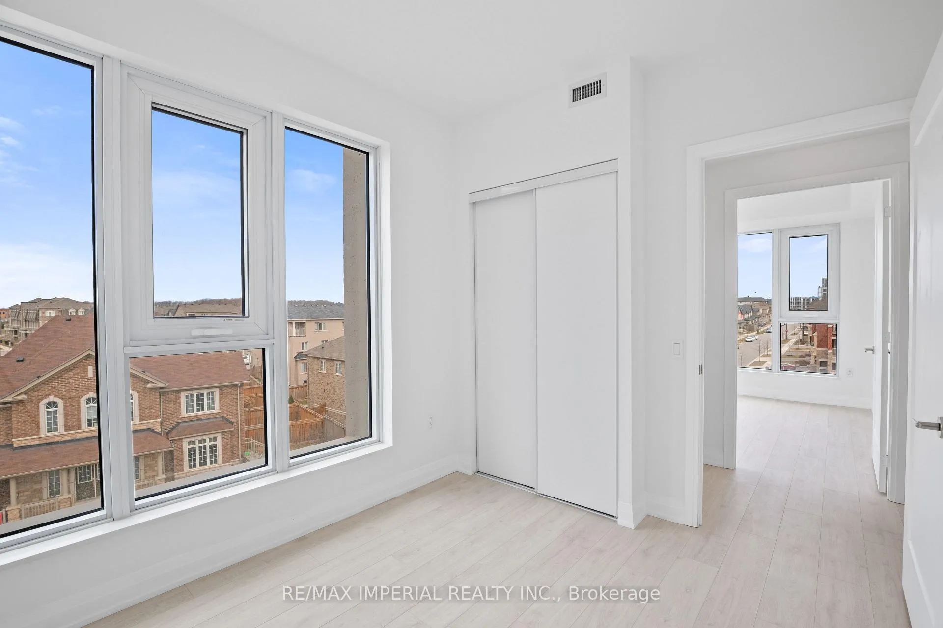 Photo 13 of Unit 423, 412 Silver Maple Road, Oakville, Joshua Meadows — HOMEH