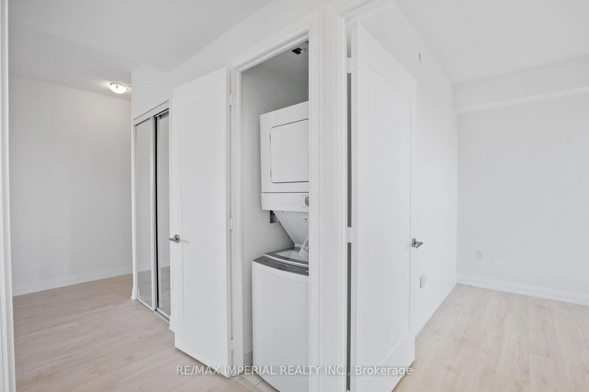 Photo 17 of Unit 423, 412 Silver Maple Road, Oakville, Joshua Meadows — HOMEH