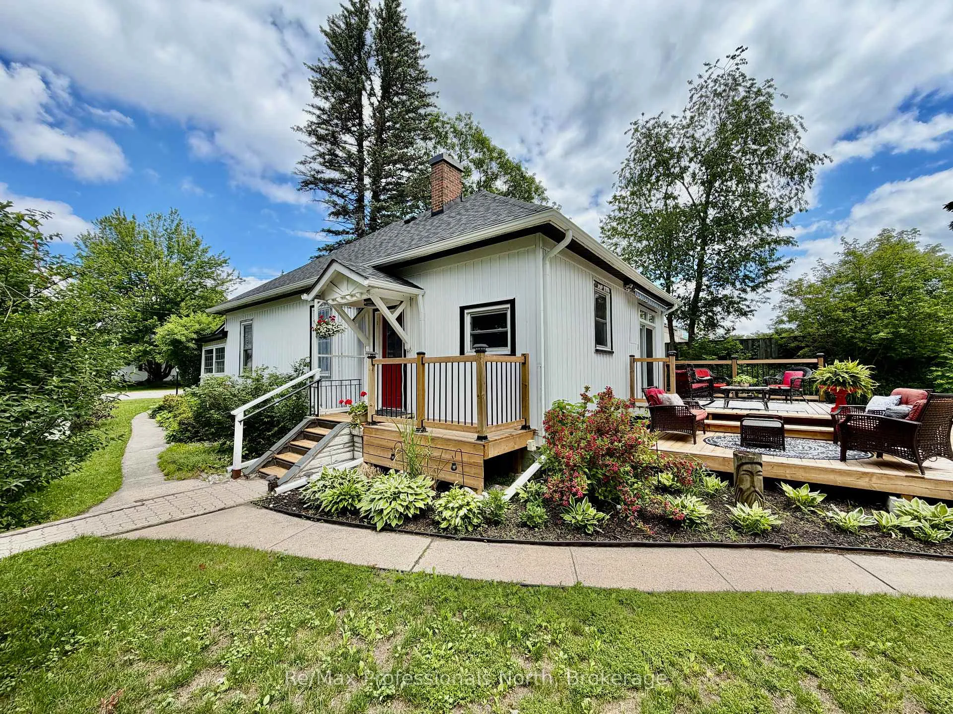 Photo 1 of 191 Phillip Street W, Gravenhurst, Muskoka (S) — HOMEH