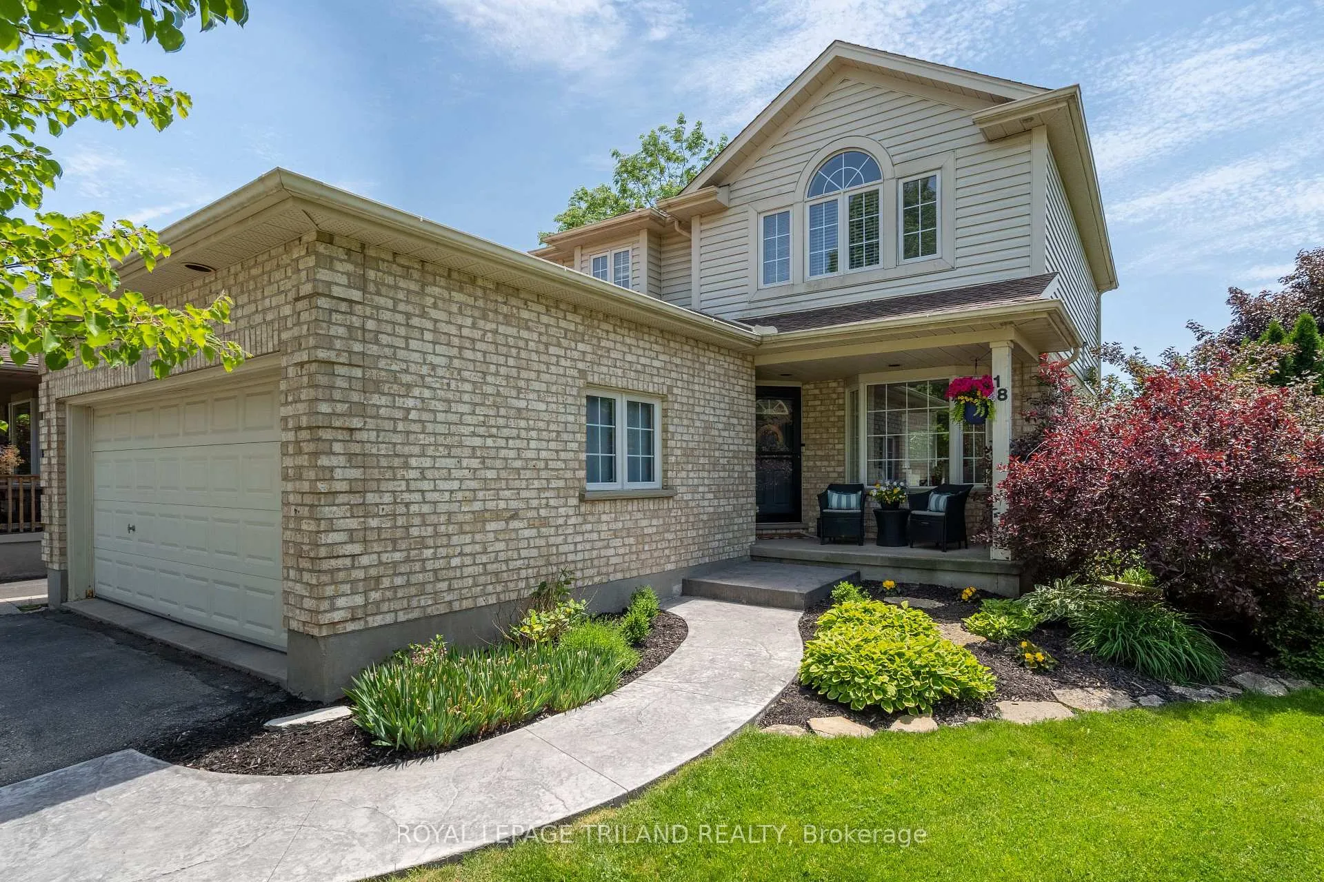 Photo 1 of 18 Sifton Drive, St. Thomas — HOMEH