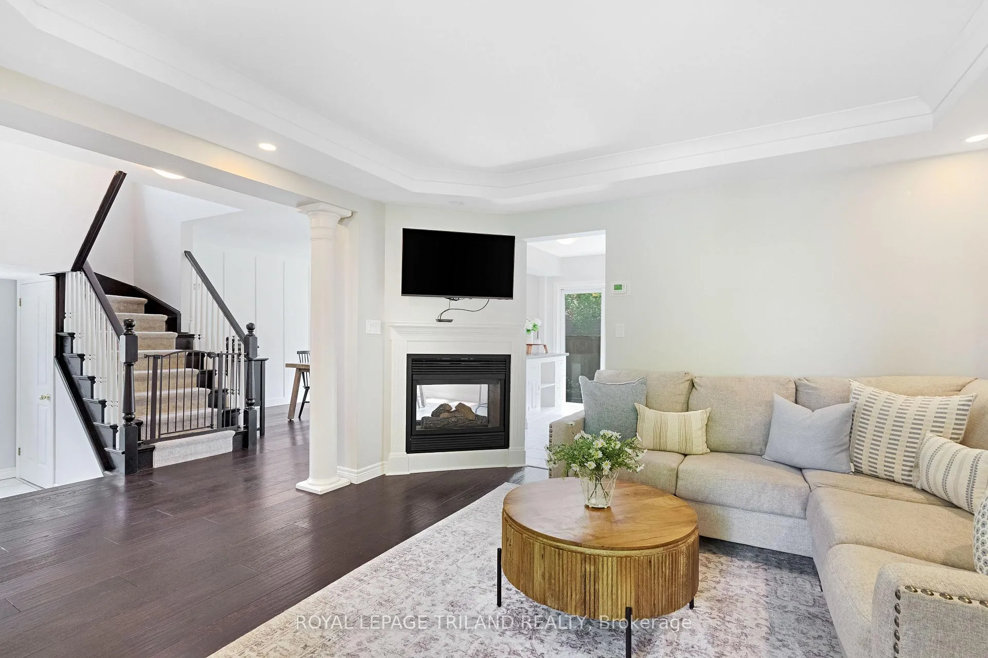 Photo 7 of 18 Sifton Drive, St. Thomas — HOMEH