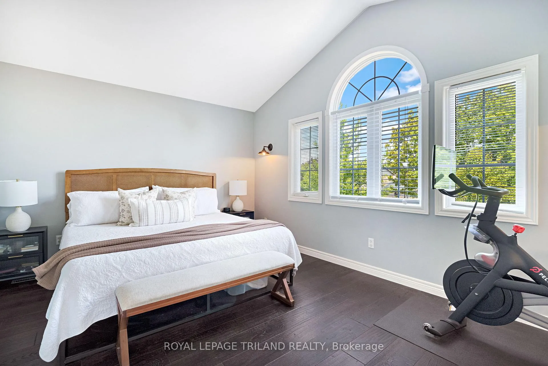 Photo 18 of 18 Sifton Drive, St. Thomas — HOMEH