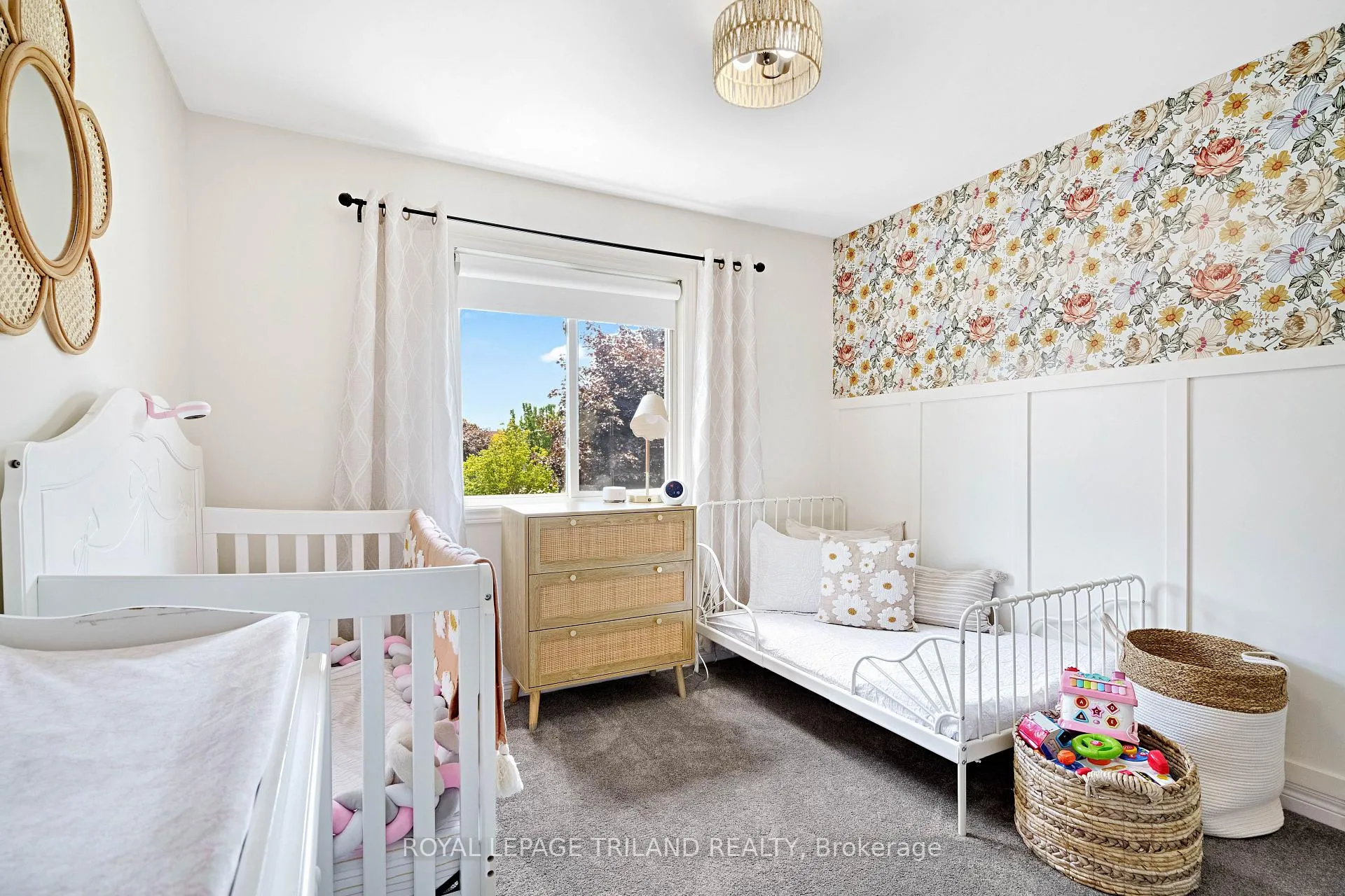 Photo 21 of 18 Sifton Drive, St. Thomas — HOMEH