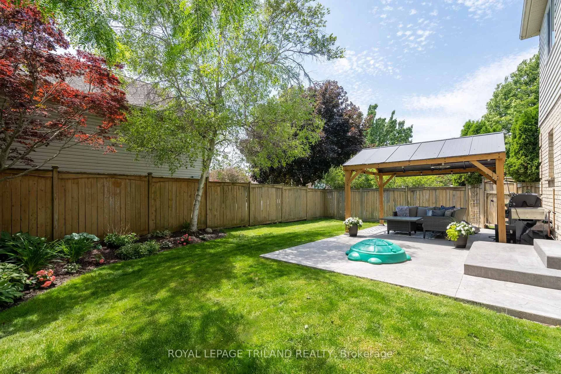 Photo 33 of 18 Sifton Drive, St. Thomas — HOMEH
