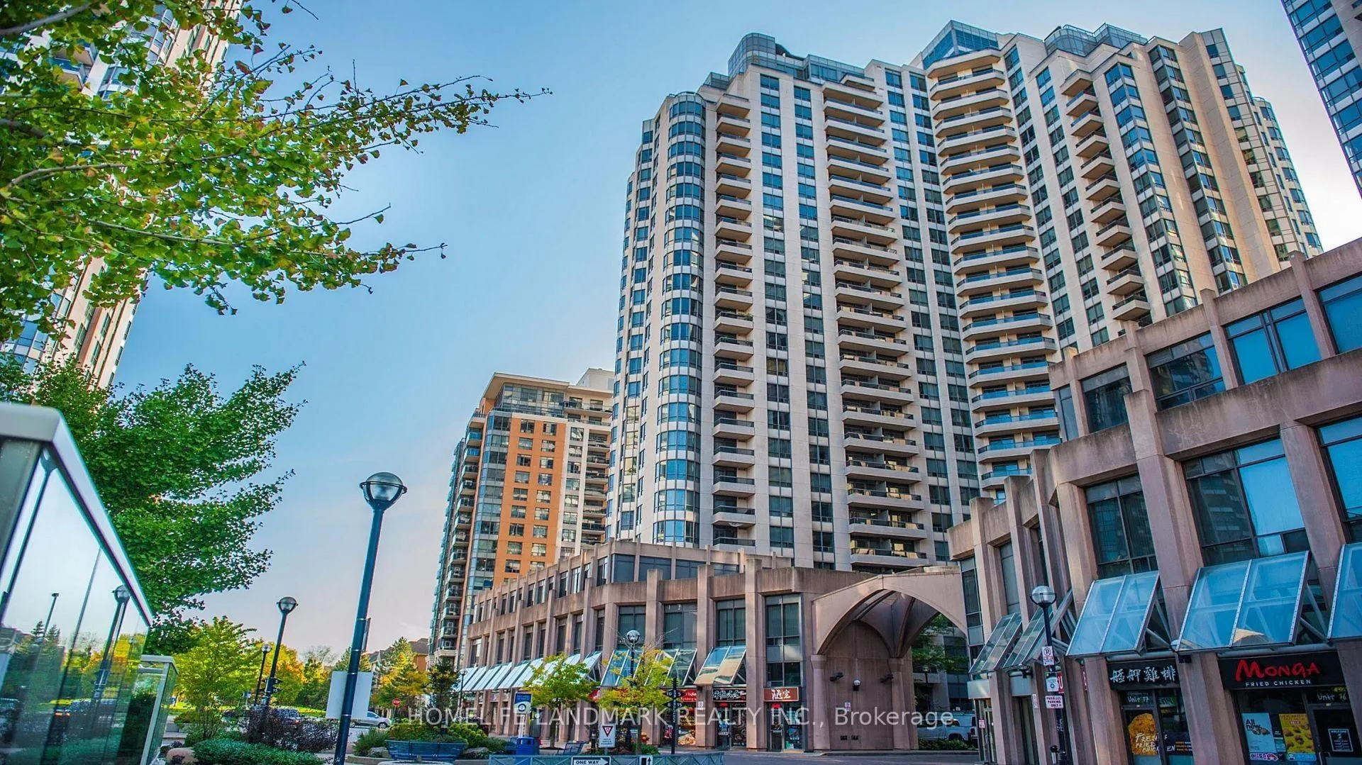 Photo 2 of Unit 809, 5 Northtown Way, North York, Willowdale East — HOMEH