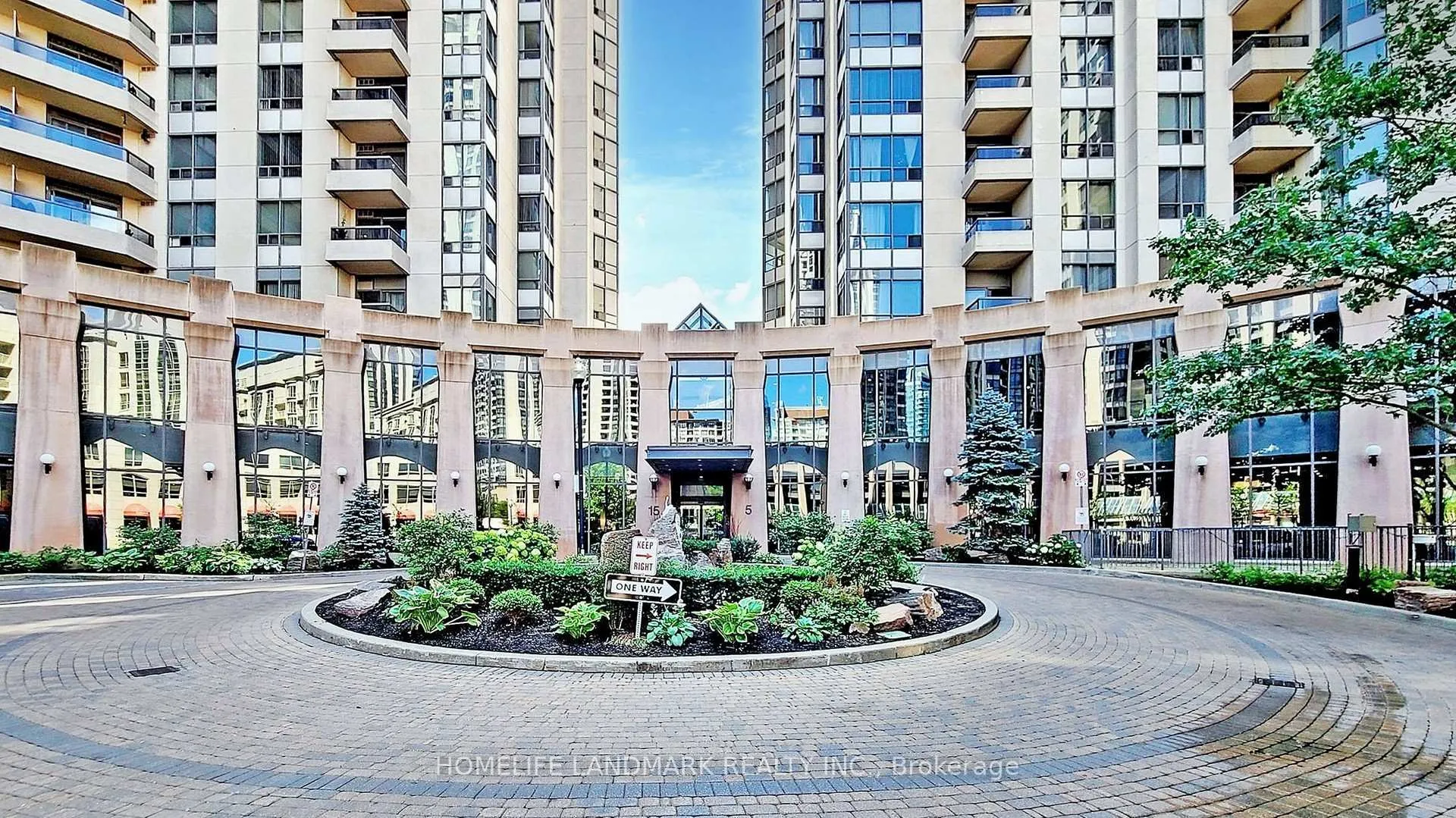 Photo 3 of Unit 809, 5 Northtown Way, North York, Willowdale East — HOMEH