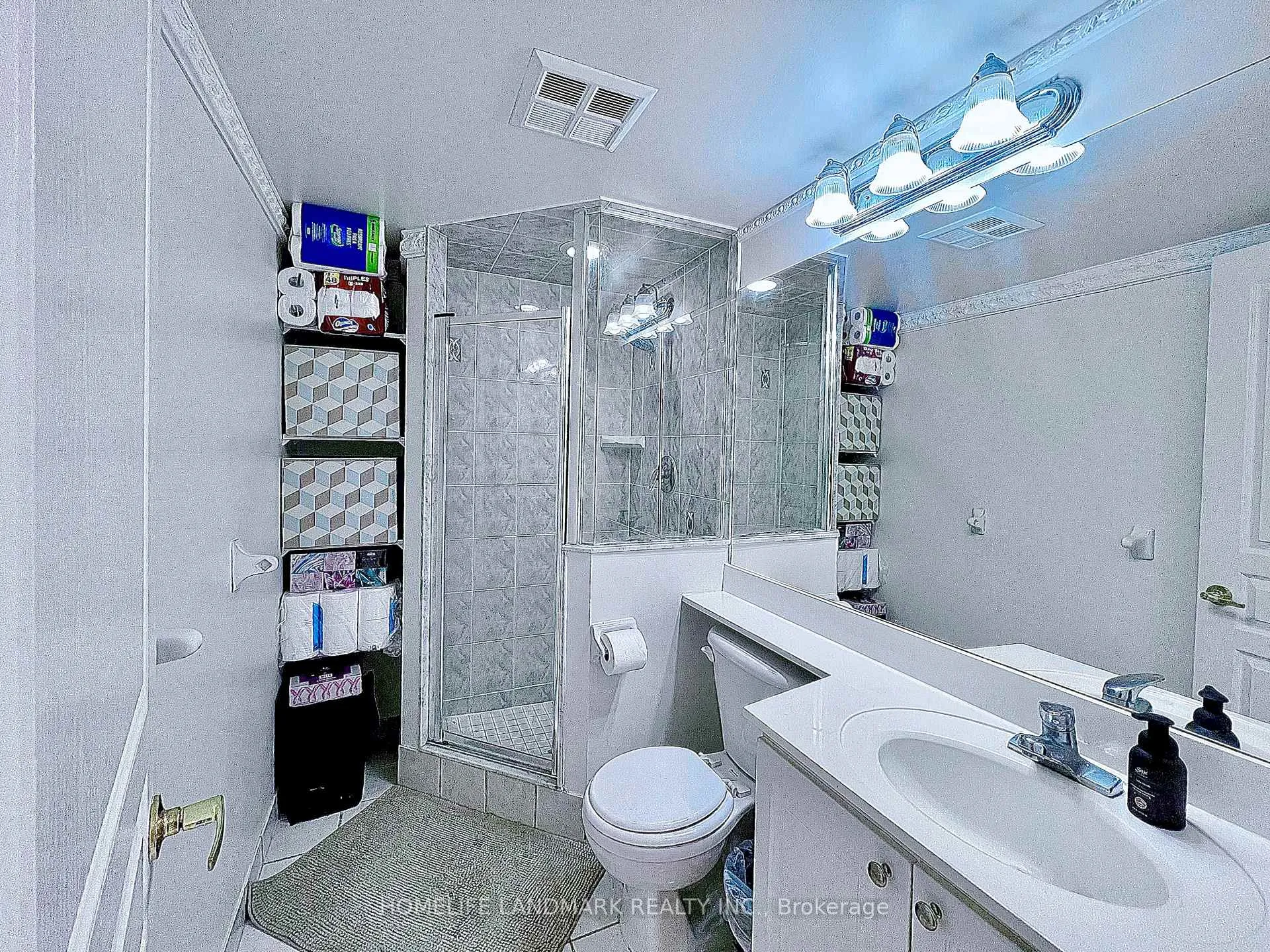 Photo 6 of Unit 809, 5 Northtown Way, North York, Willowdale East — HOMEH