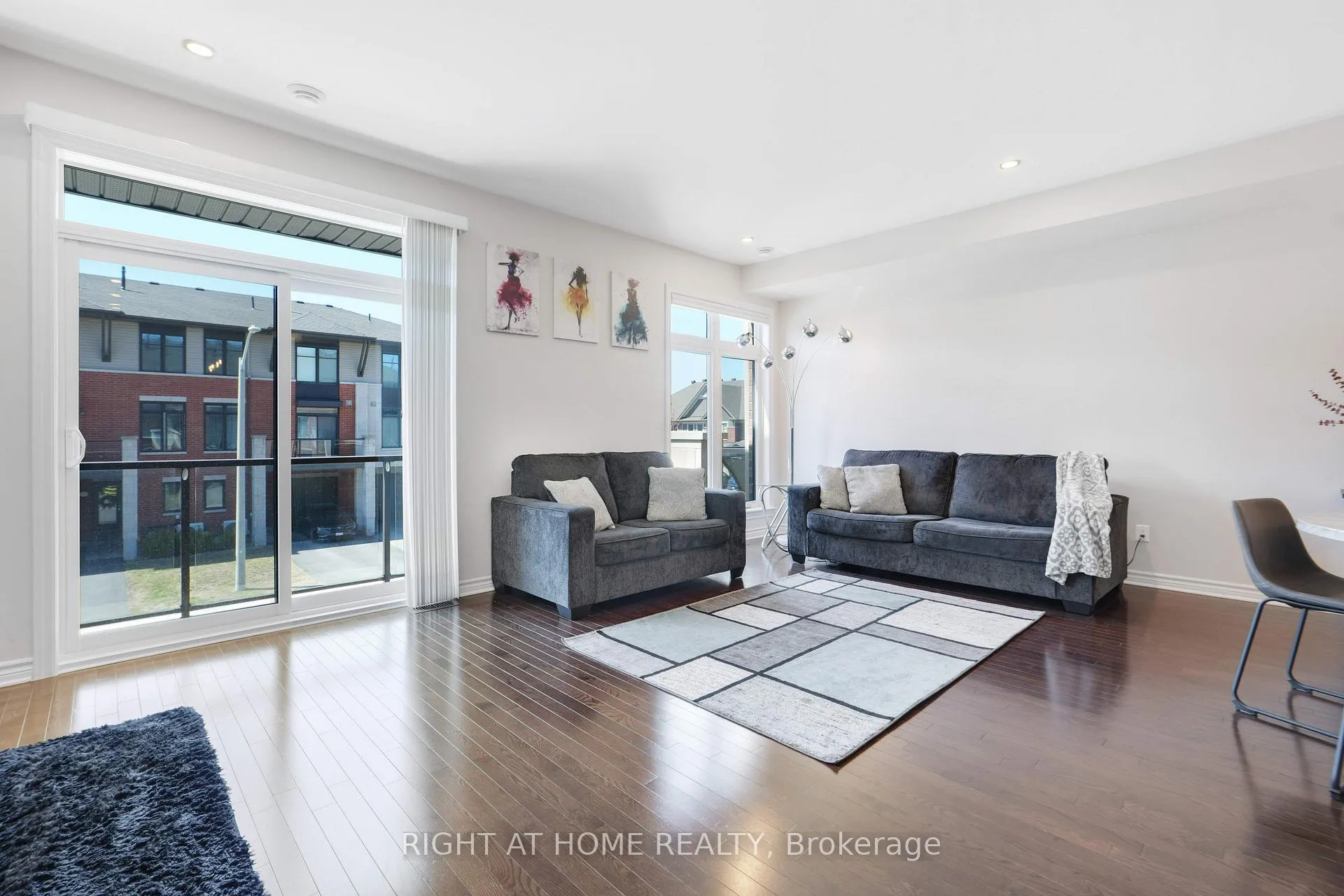 Photo 9 of 554 Labrador Crescent, Ottawa, Blossom Park/Kemp Park/Findlay Creek — HOMEH