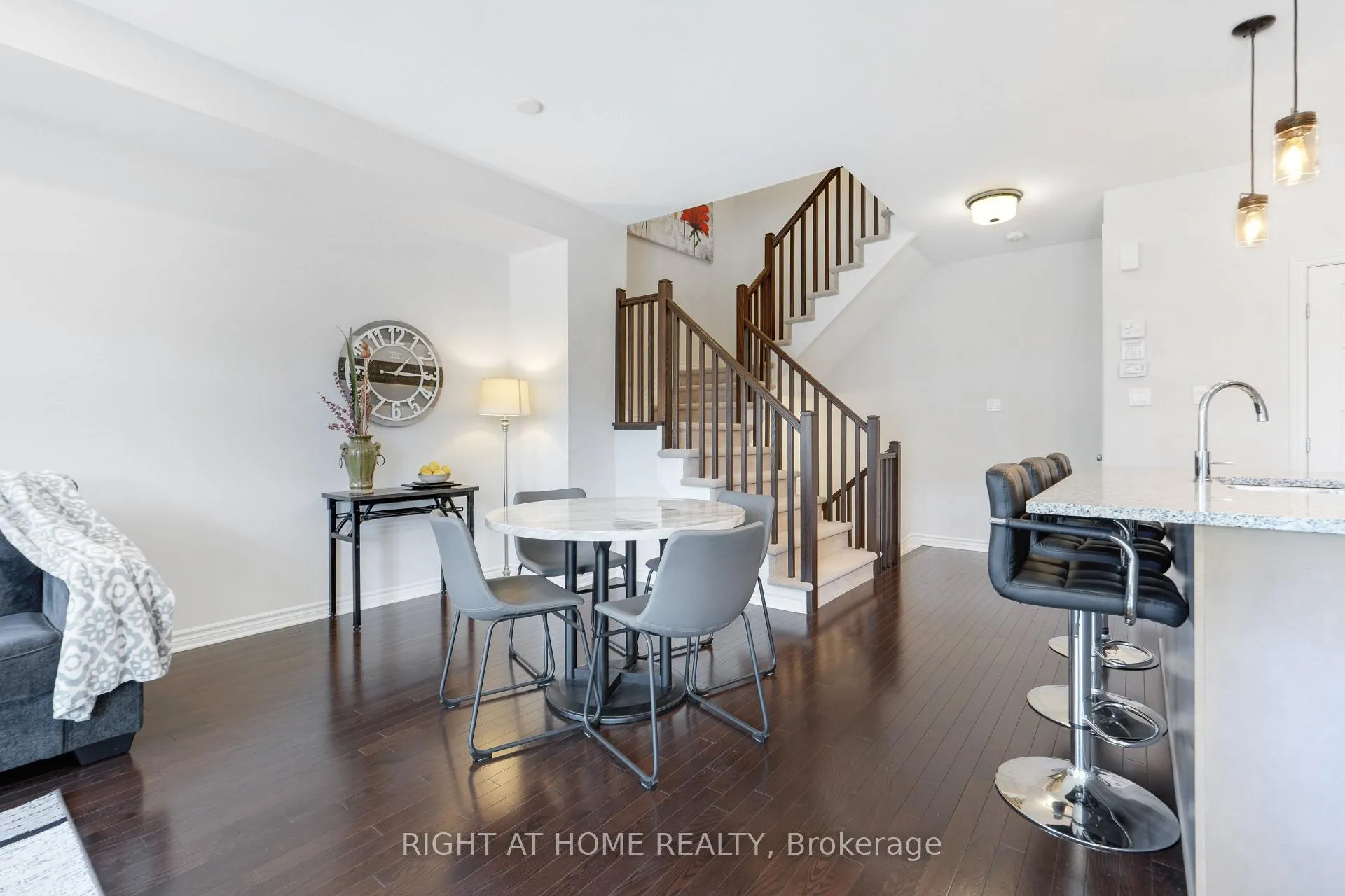 Photo 12 of 554 Labrador Crescent, Ottawa, Blossom Park/Kemp Park/Findlay Creek — HOMEH