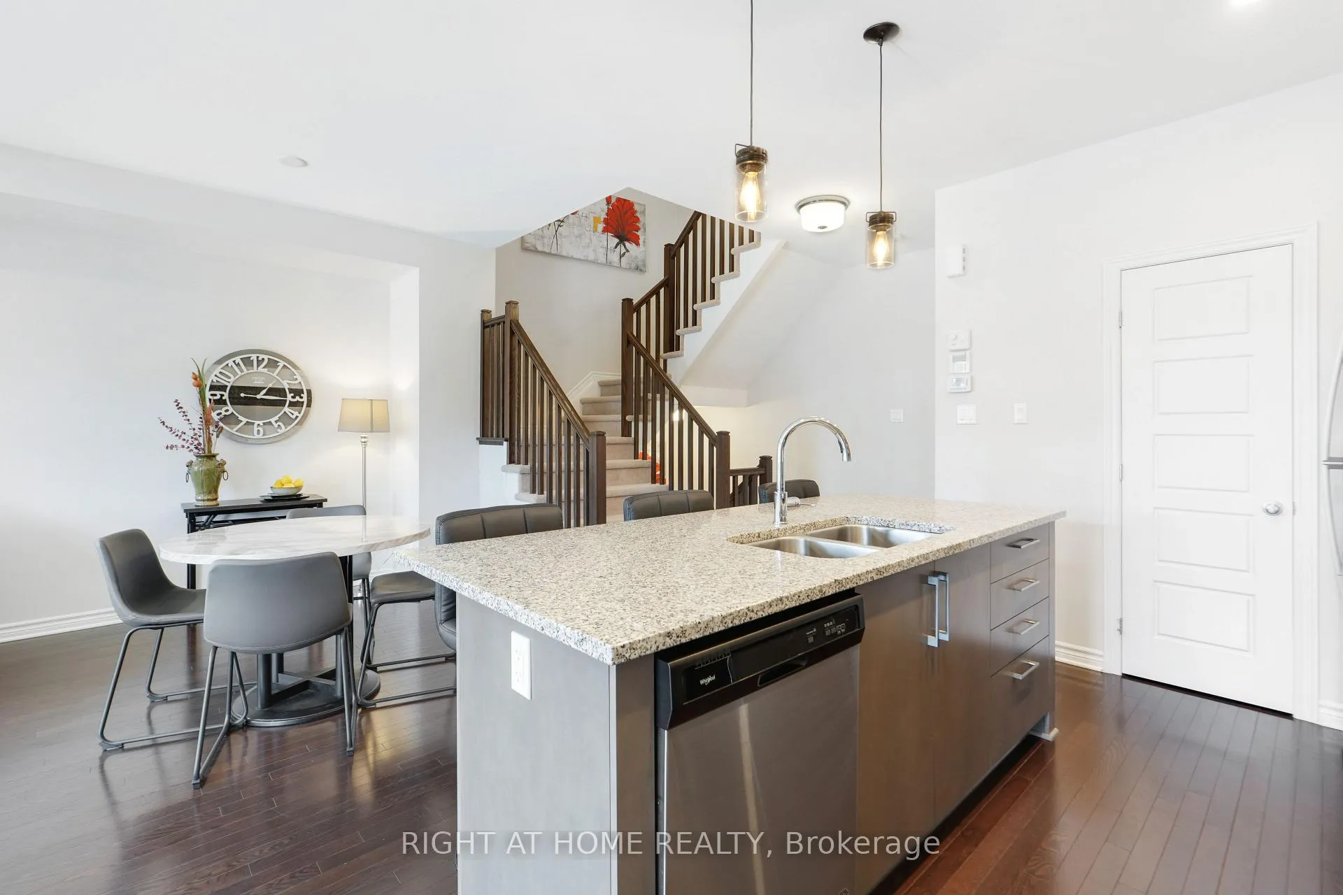 Photo 14 of 554 Labrador Crescent, Ottawa, Blossom Park/Kemp Park/Findlay Creek — HOMEH