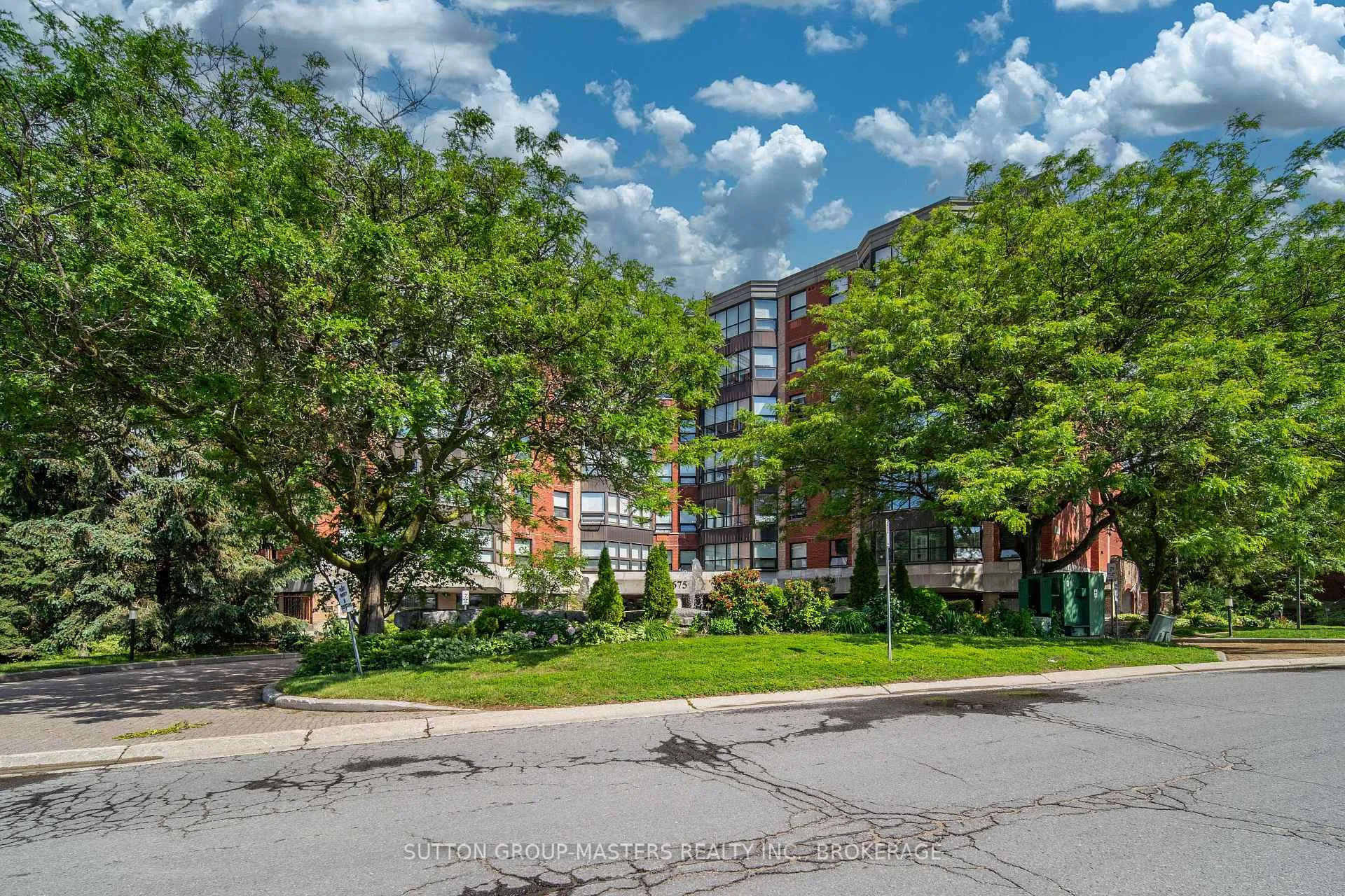 Photo 2 of Unit 611, 675 Davis Drive, Kingston, East Gardiners Rd — HOMEH