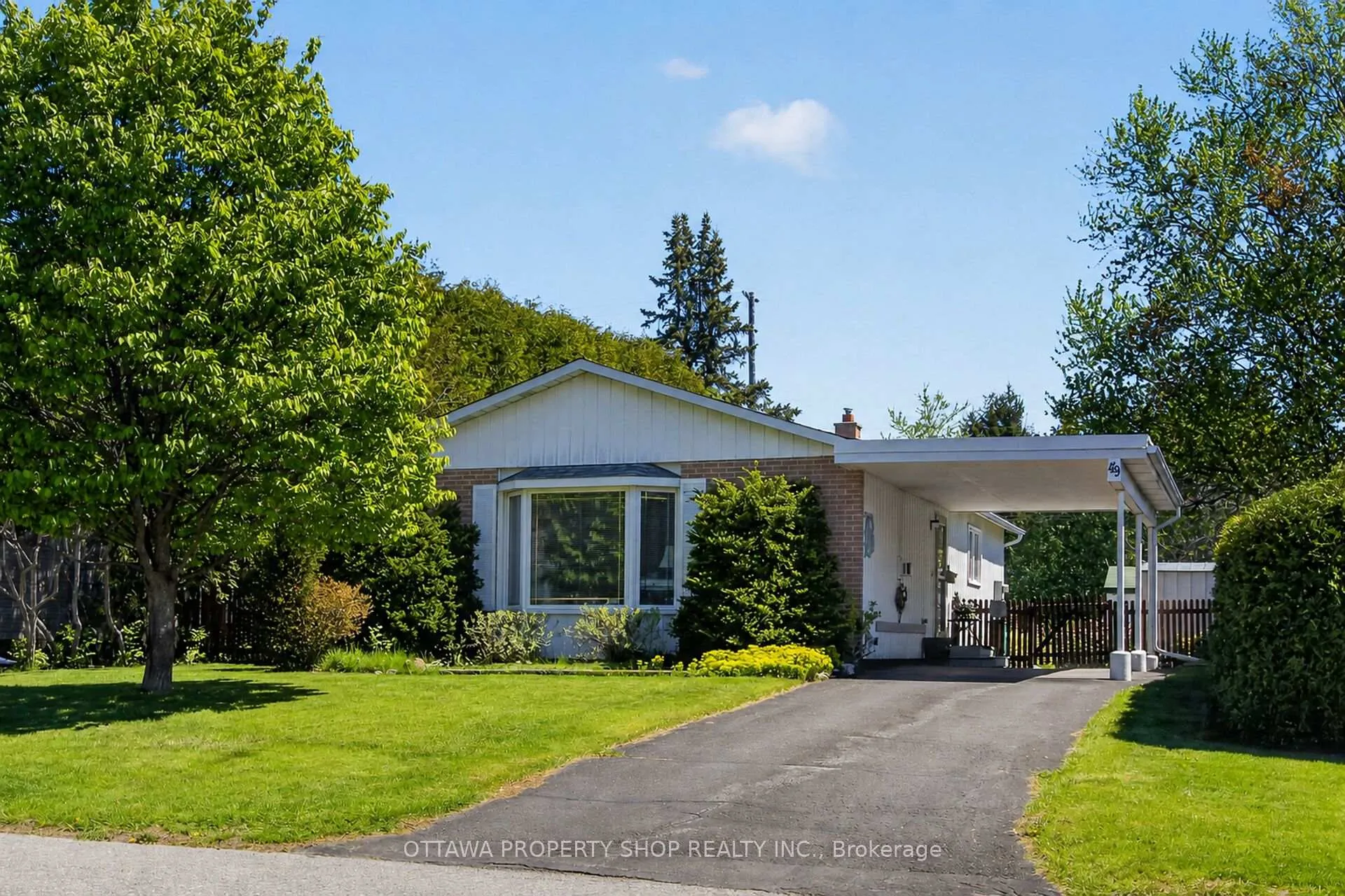 Photo 2 of 49 Country Lane, Ottawa, Kanata - Glencairn/Hazeldean — HOMEH