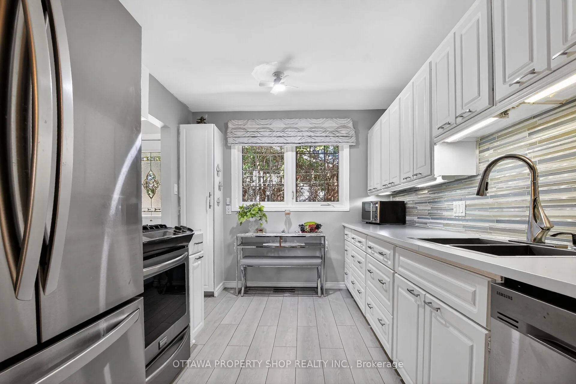 Photo 7 of 49 Country Lane, Ottawa, Kanata - Glencairn/Hazeldean — HOMEH