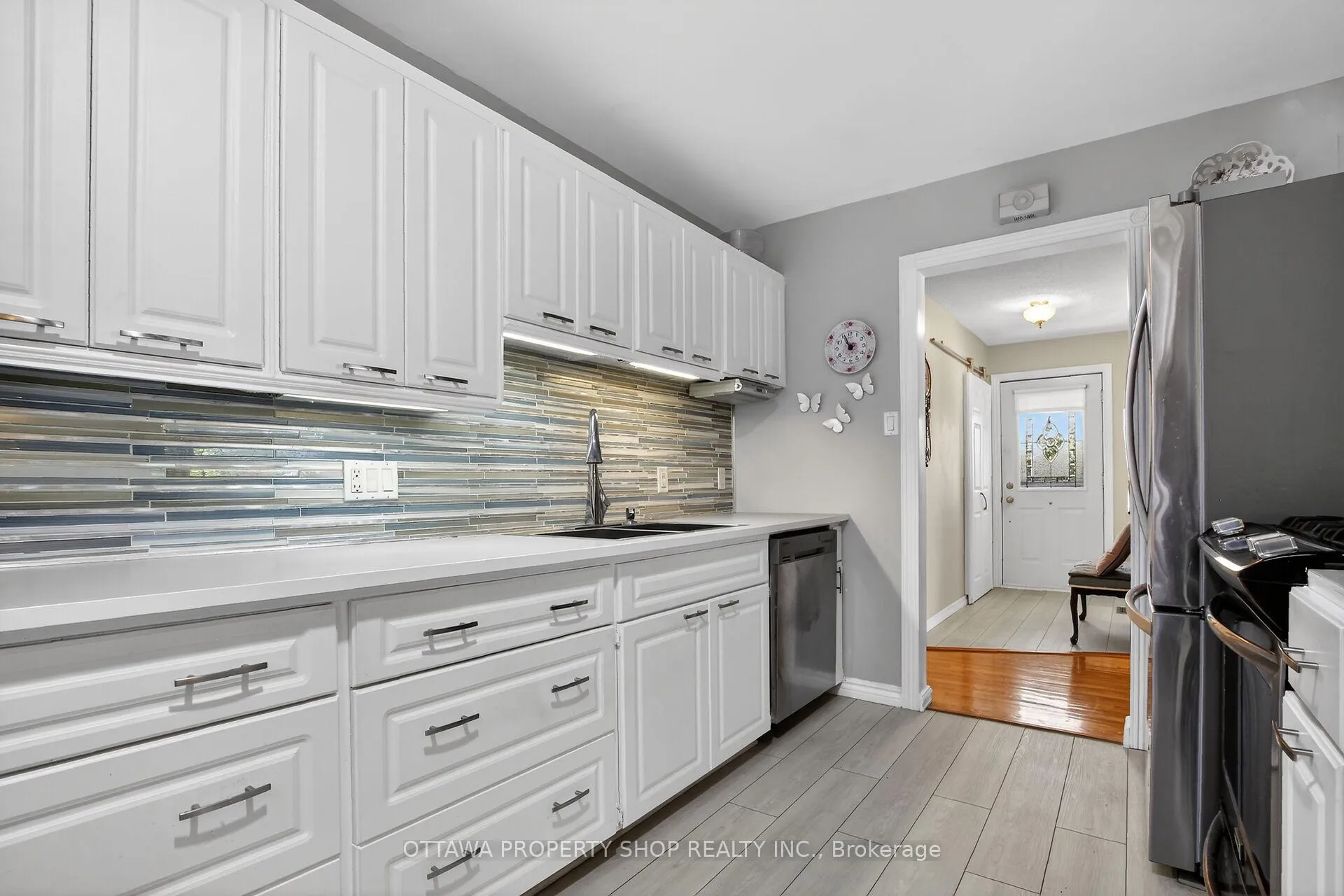 Photo 9 of 49 Country Lane, Ottawa, Kanata - Glencairn/Hazeldean — HOMEH
