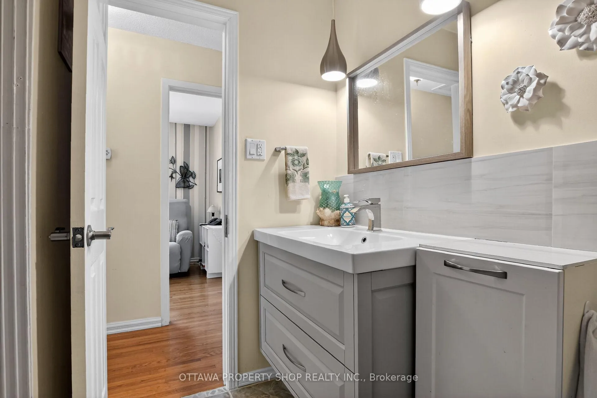 Photo 22 of 49 Country Lane, Ottawa, Kanata - Glencairn/Hazeldean — HOMEH