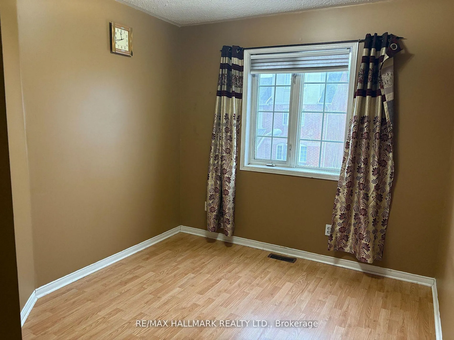 Photo 7 of 138 Spadina Road, Brampton, Brampton West — HOMEH