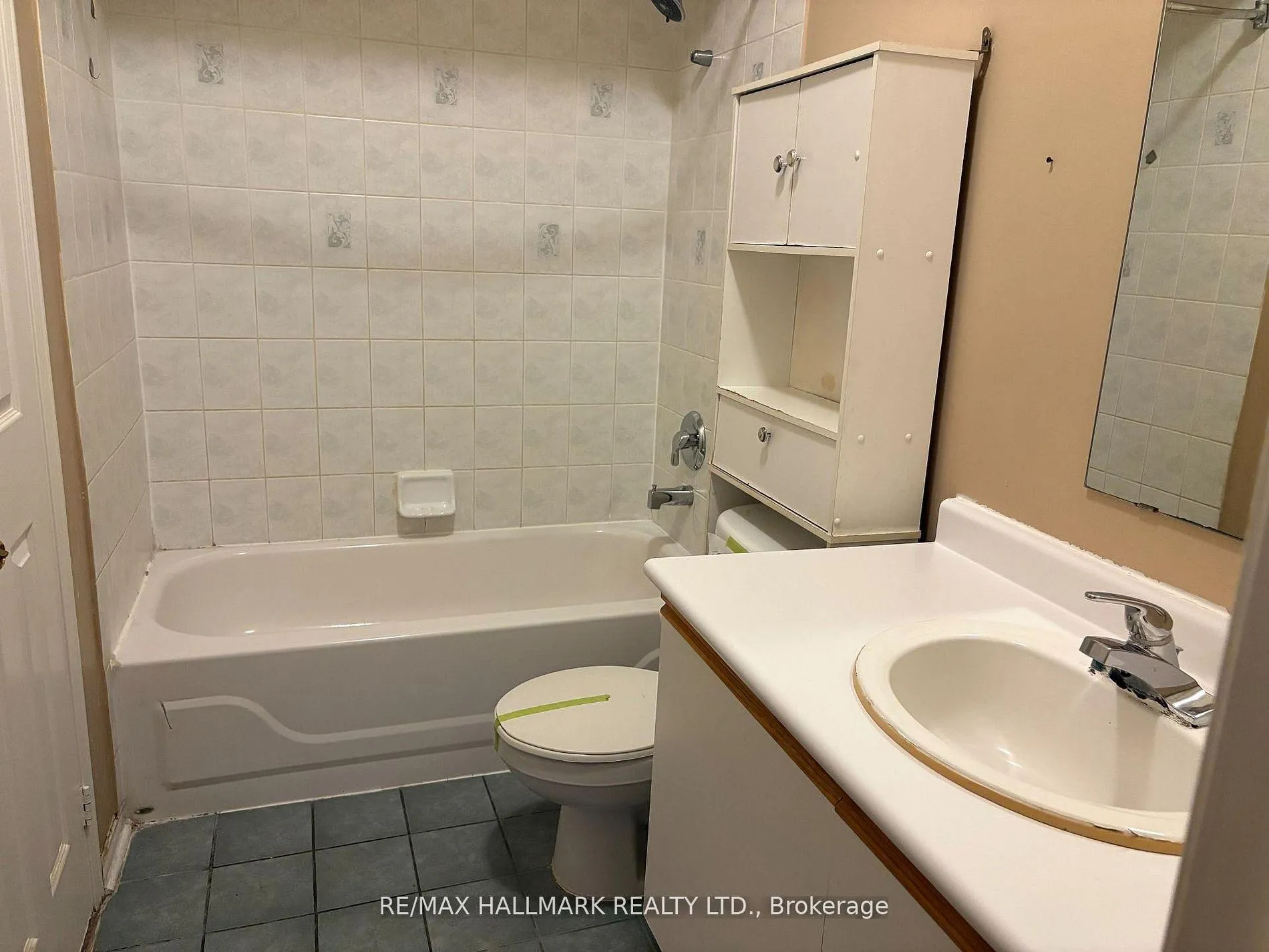 Photo 9 of 138 Spadina Road, Brampton, Brampton West — HOMEH