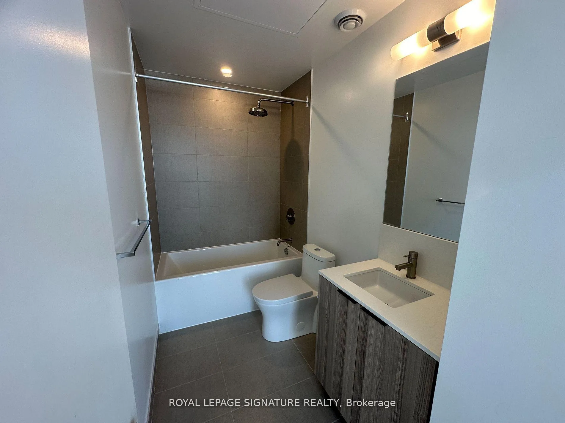 Photo 13 of Unit 4615, 55 Mercer Street, Toronto, Waterfront Communities — HOMEH