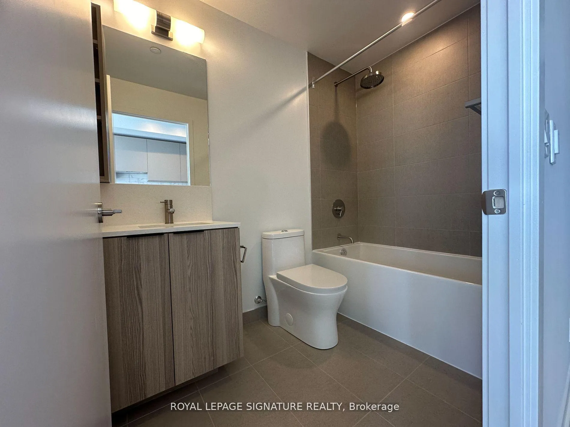 Photo 15 of Unit 4615, 55 Mercer Street, Toronto, Waterfront Communities — HOMEH