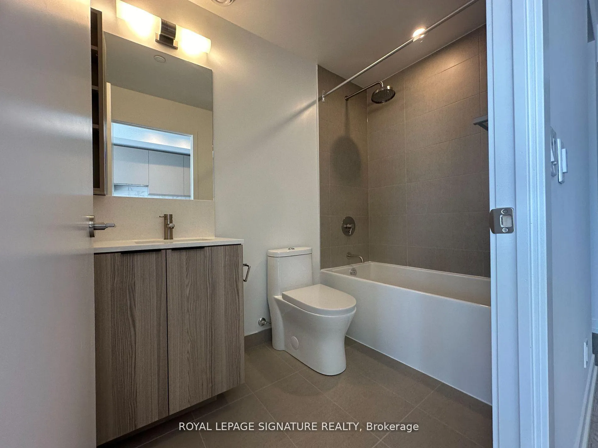 Photo 16 of Unit 4615, 55 Mercer Street, Toronto, Waterfront Communities — HOMEH