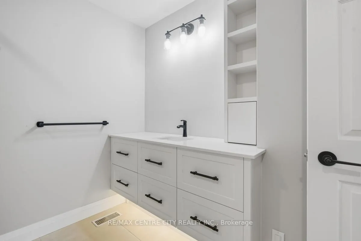 Photo 23 of 22 Ilderbrook Circle, Middlesex Centre, Ilderton — HOMEH
