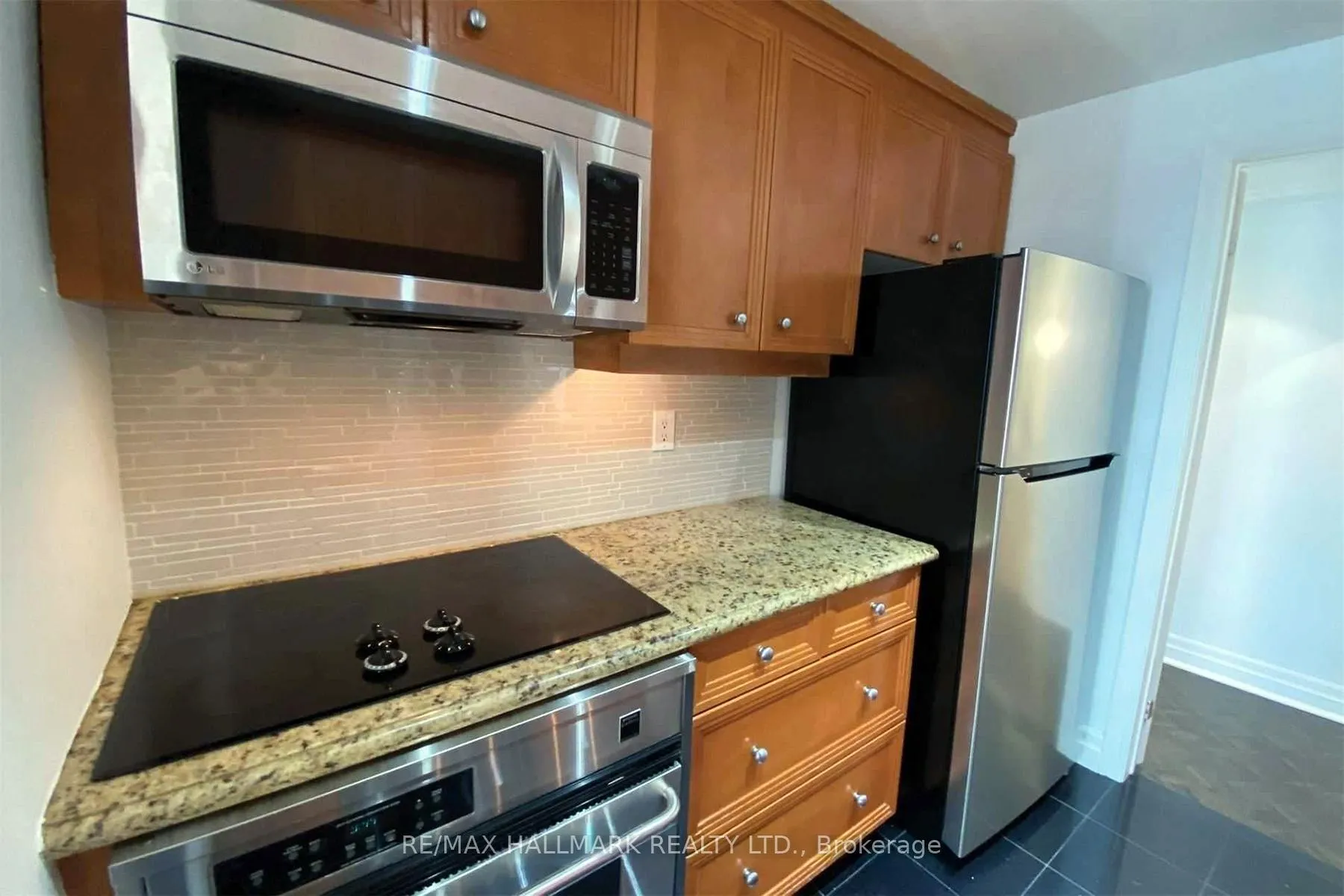 Photo 7 of Unit Ph10, 447 Walmer Road, Toronto, Forest Hill South — HOMEH