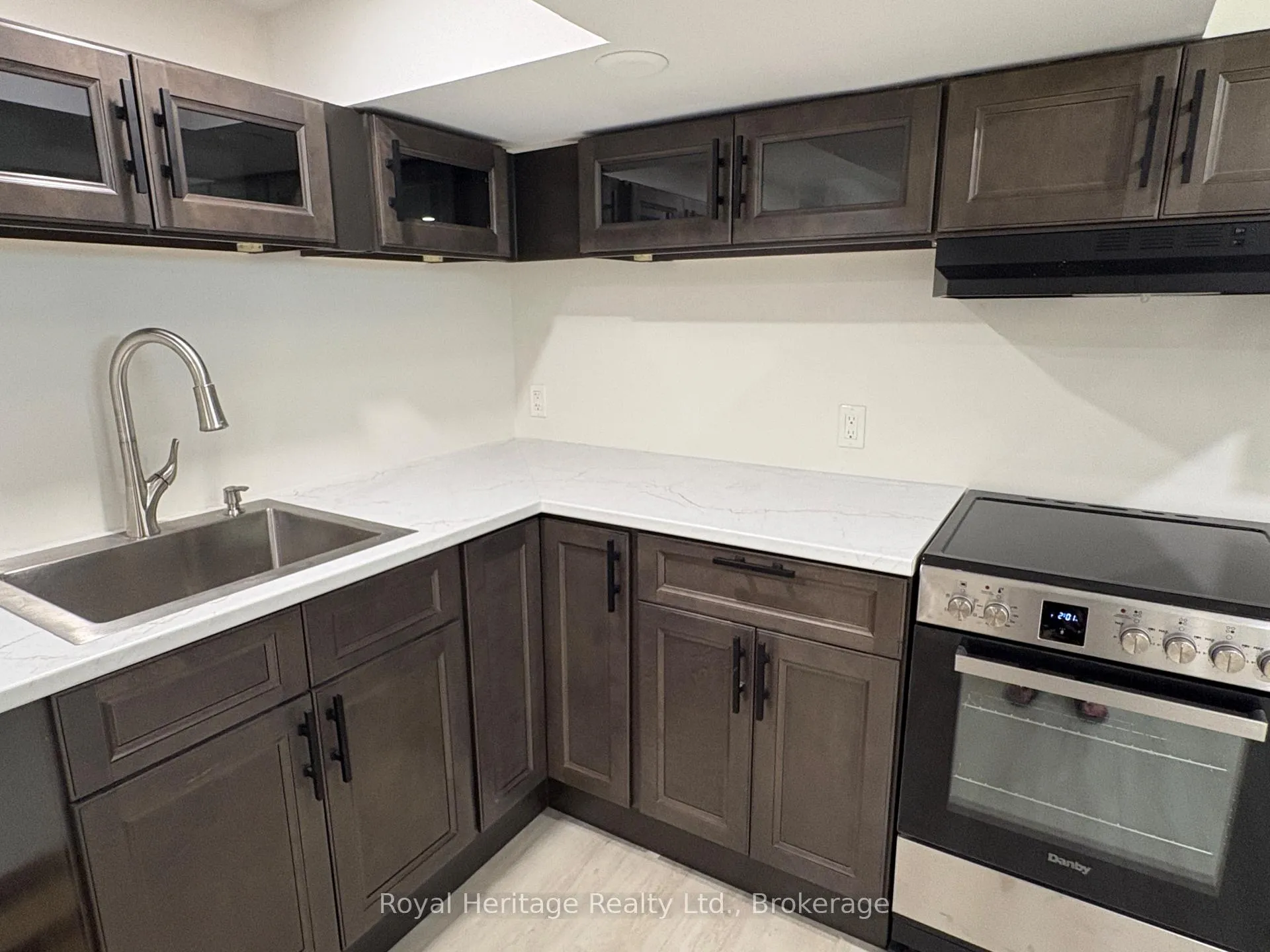 Photo 2 of Unit Bsmt, 499 Braidwood Avenue, Peterborough, Otonabee Ward 1 — HOMEH
