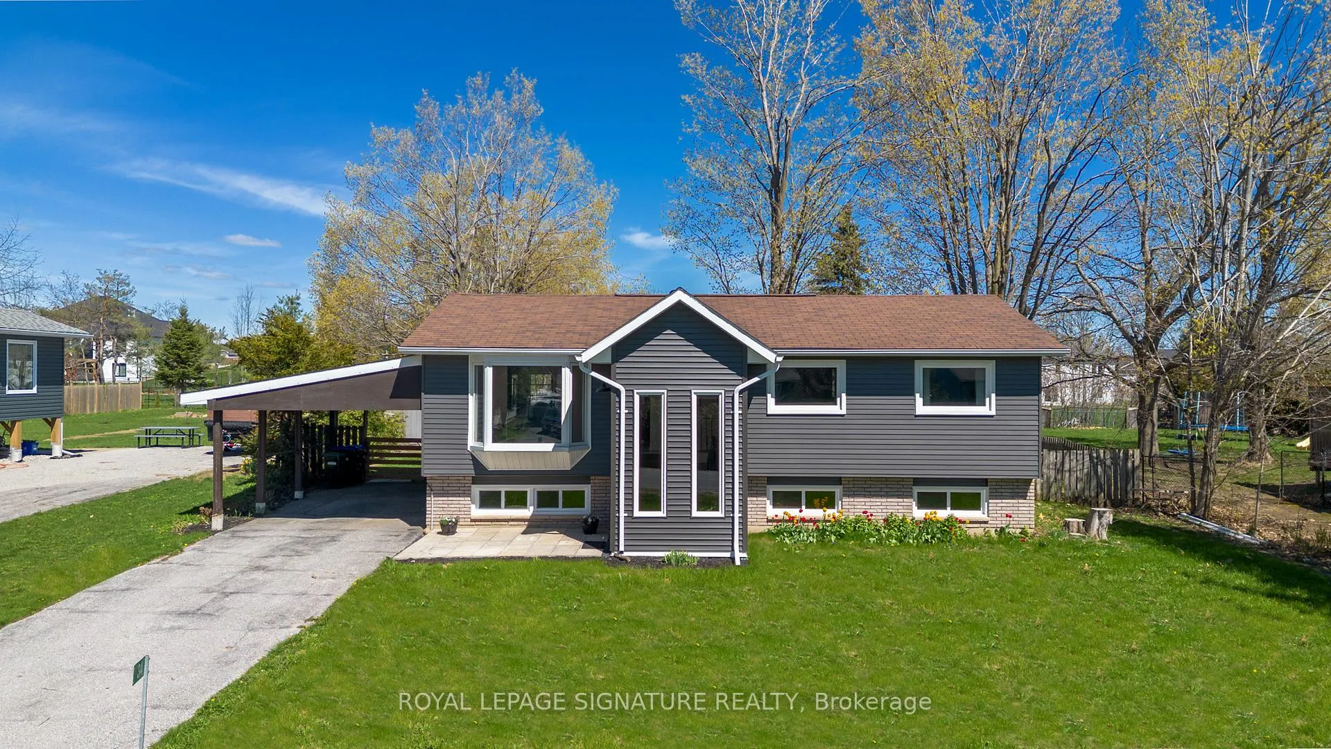 Photo 1 of 34 Champlain Crescent, Oro-Medonte, Warminster — HOMEH