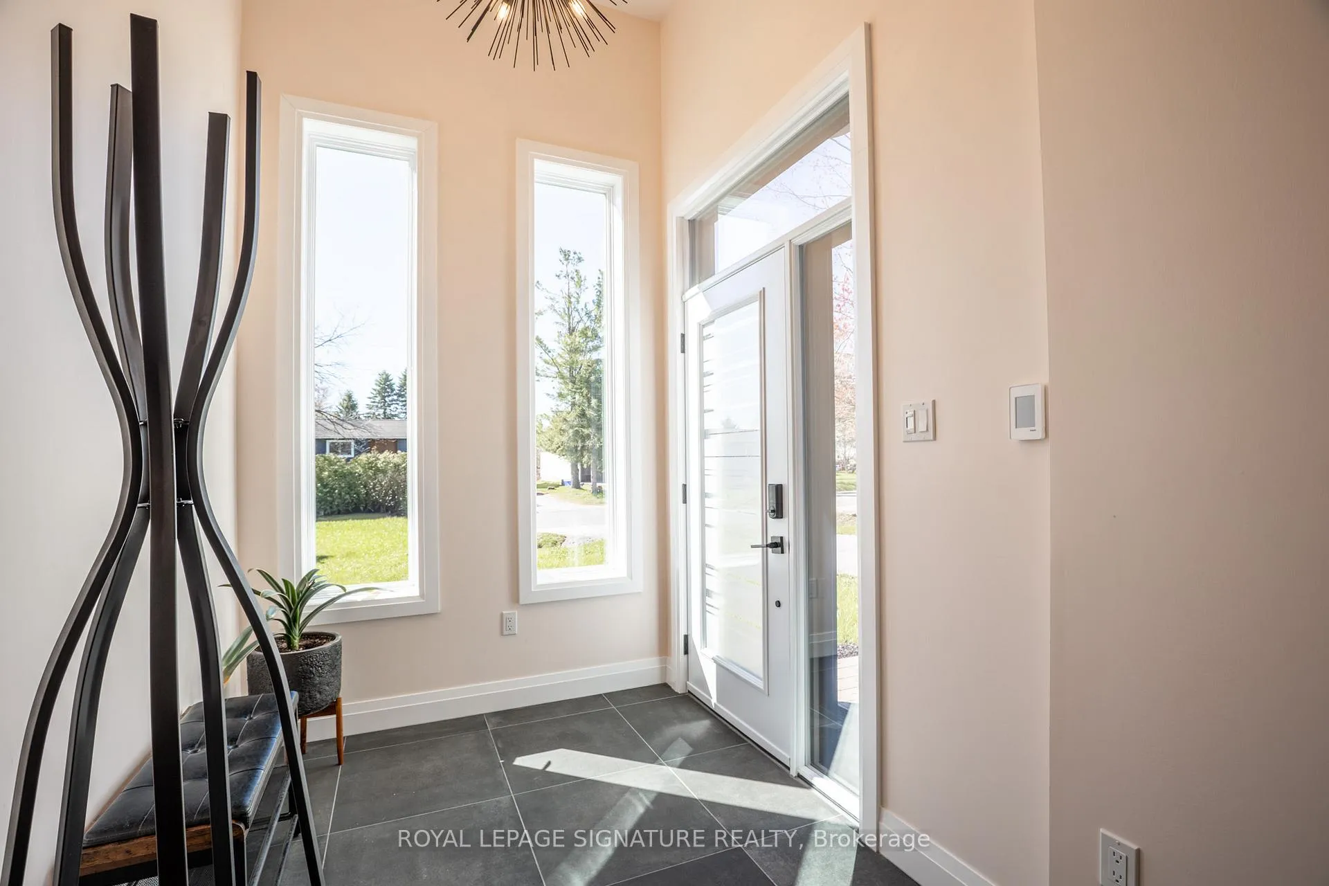 Photo 4 of 34 Champlain Crescent, Oro-Medonte, Warminster — HOMEH
