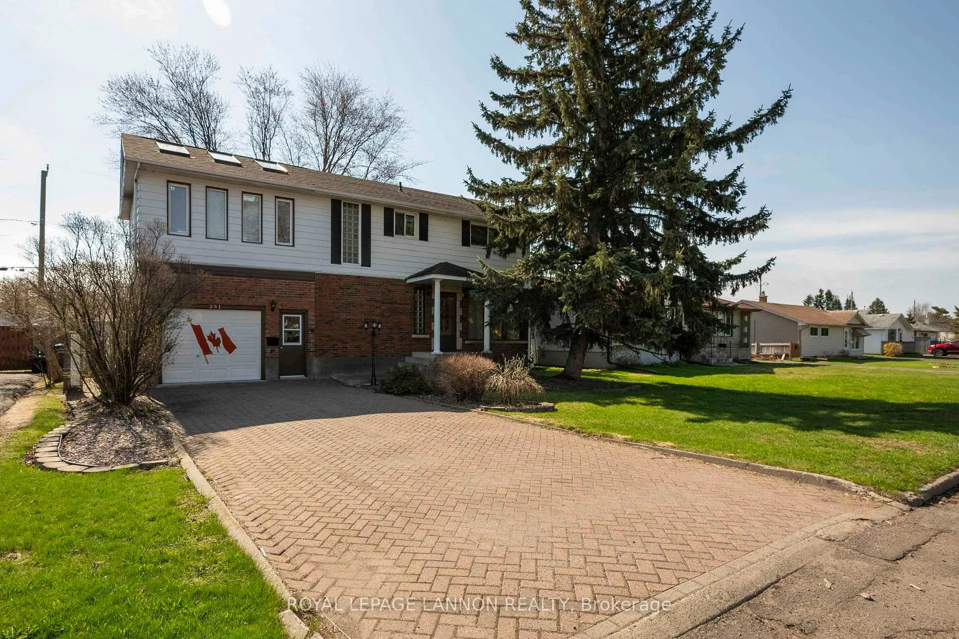 Photo 2 of 231 Alder Avenue, Thunder Bay, Forest Park — HOMEH
