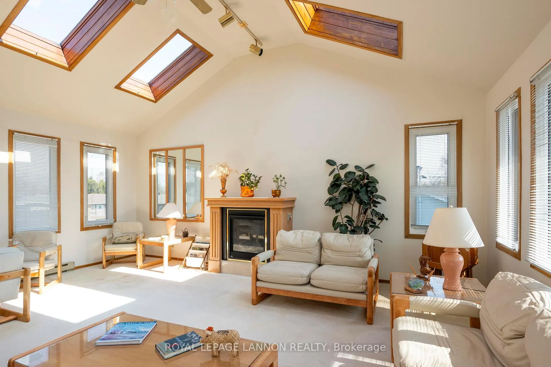 Photo 12 of 231 Alder Avenue, Thunder Bay, Forest Park — HOMEH