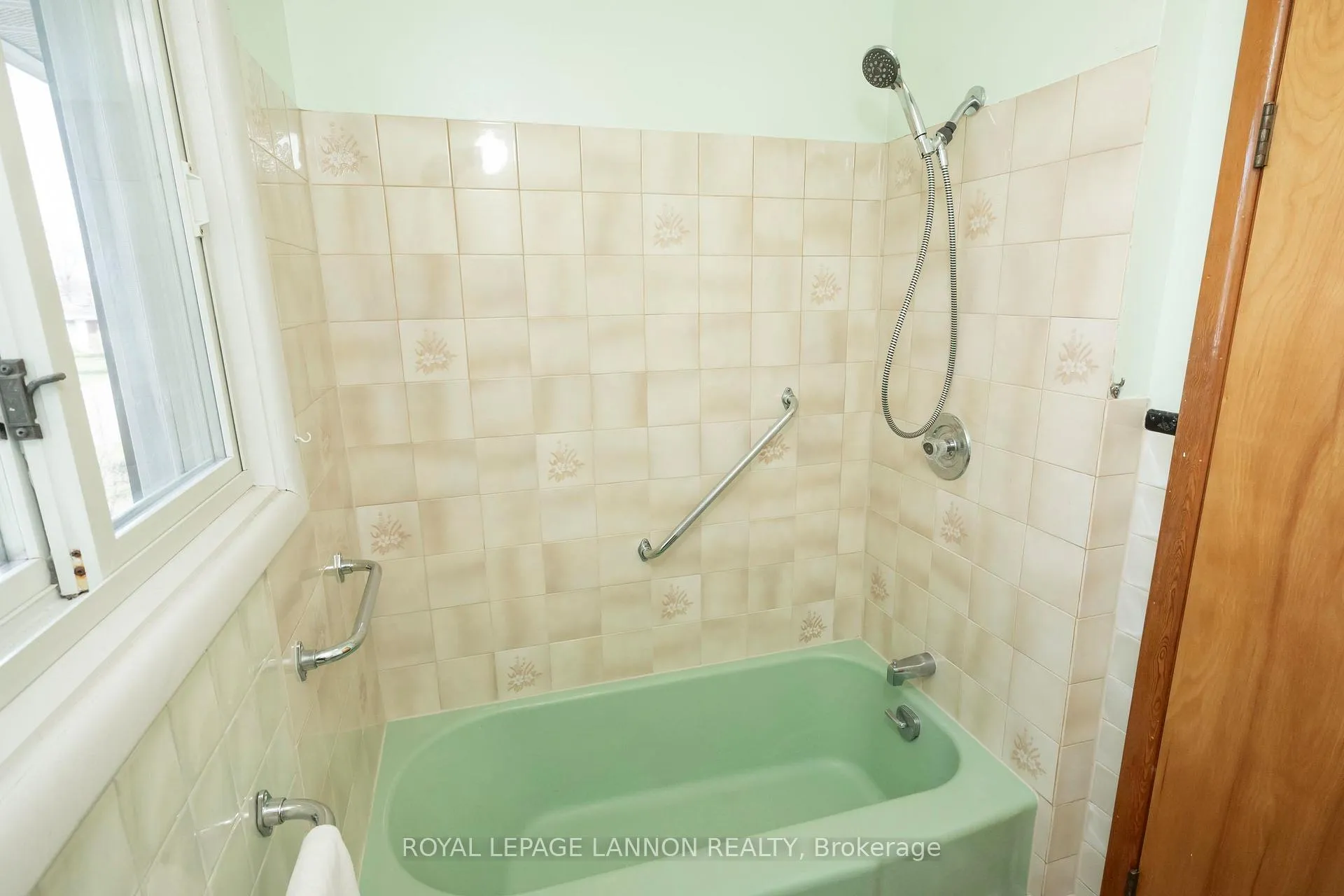 Photo 24 of 231 Alder Avenue, Thunder Bay, Forest Park — HOMEH