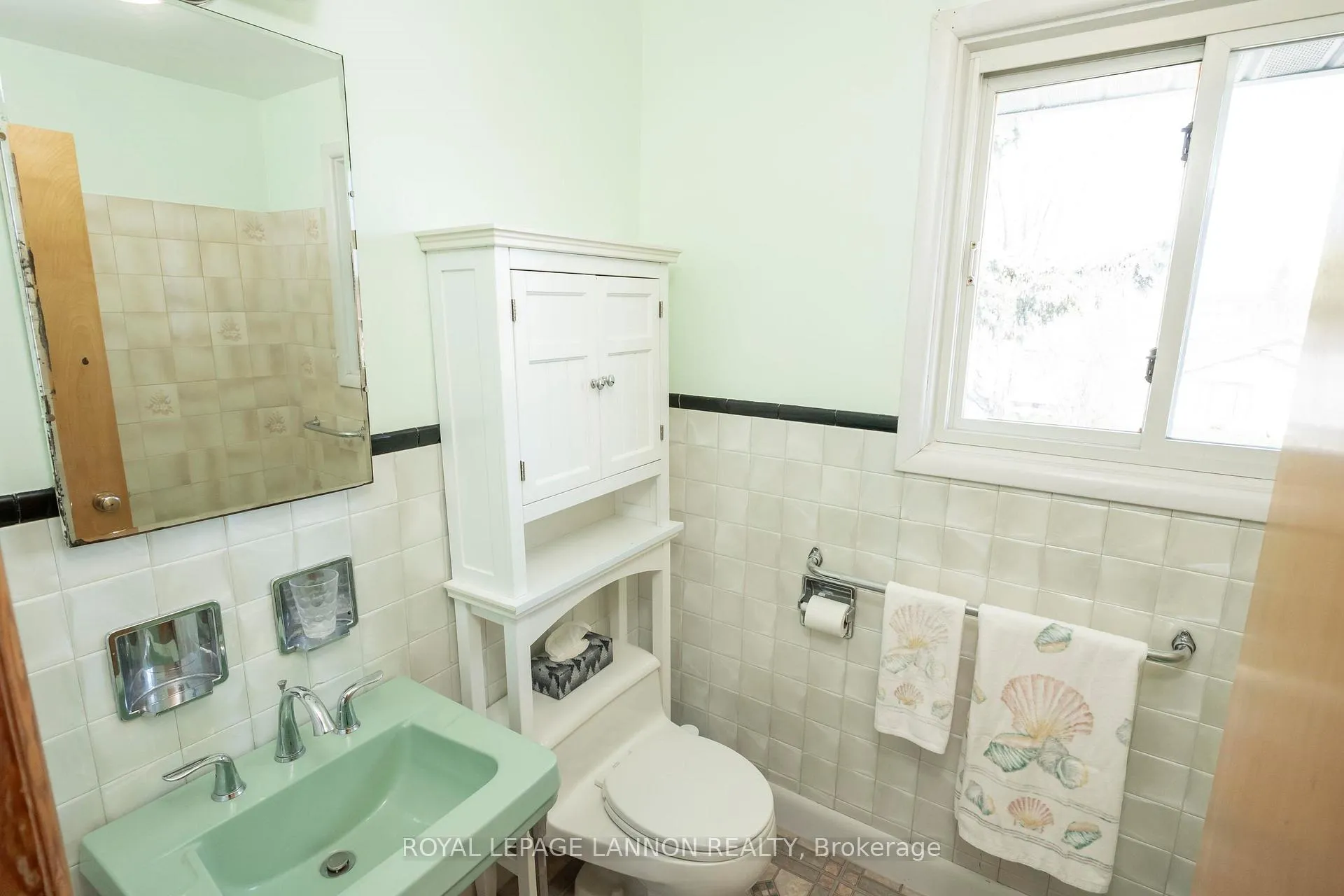 Photo 26 of 231 Alder Avenue, Thunder Bay, Forest Park — HOMEH