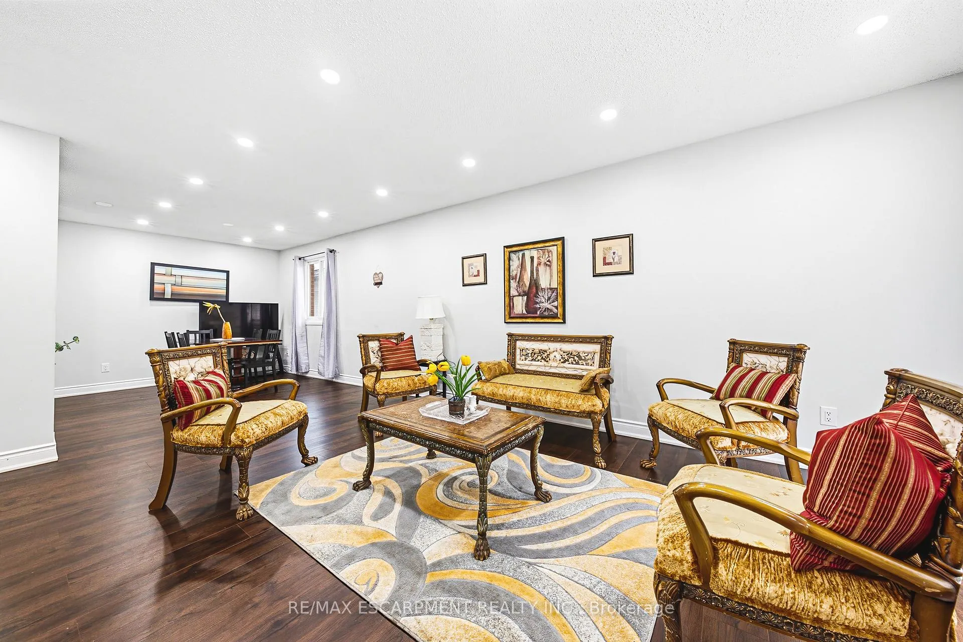 Photo 6 of 11 Drakes Drive, Hamilton, Lakeshore — HOMEH