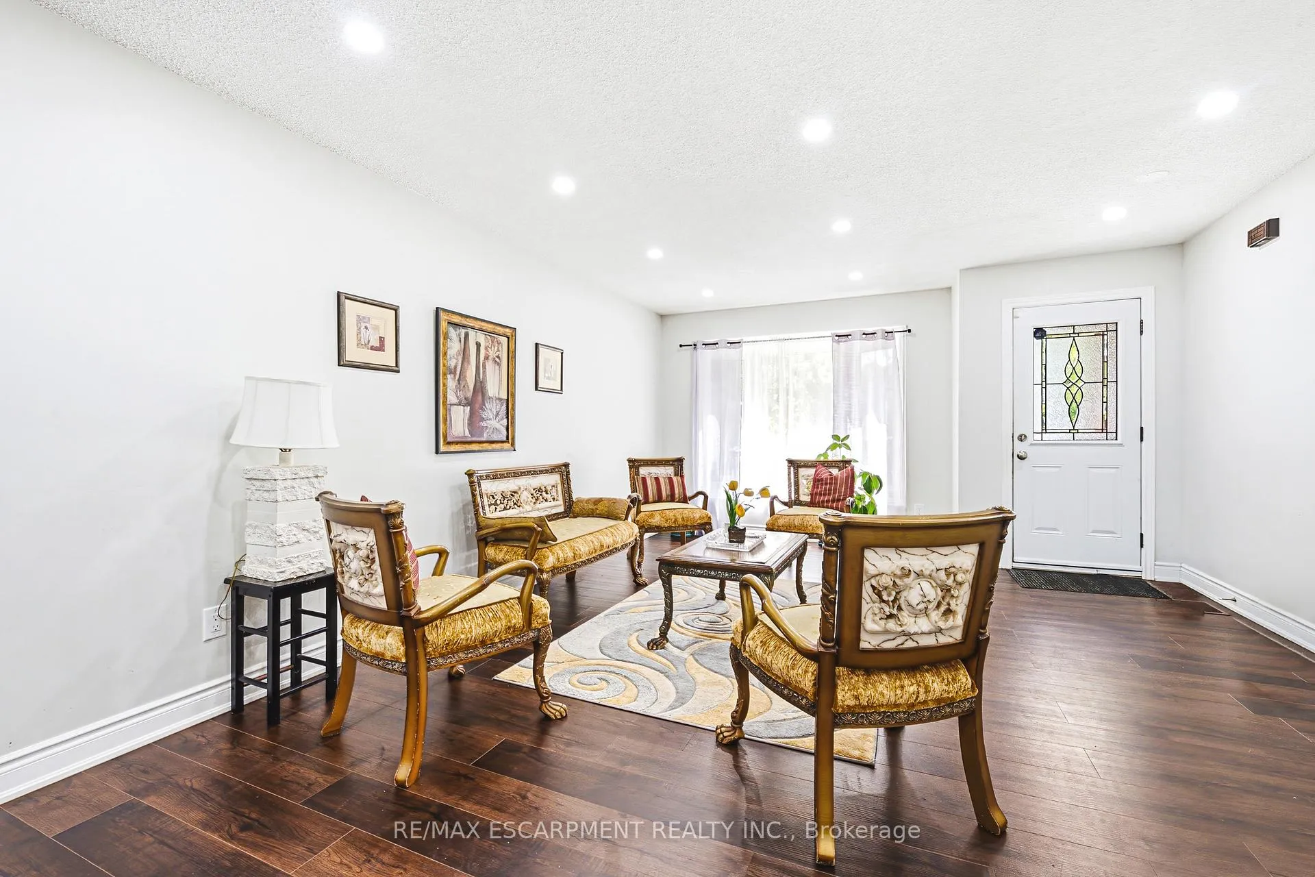 Photo 7 of 11 Drakes Drive, Hamilton, Lakeshore — HOMEH