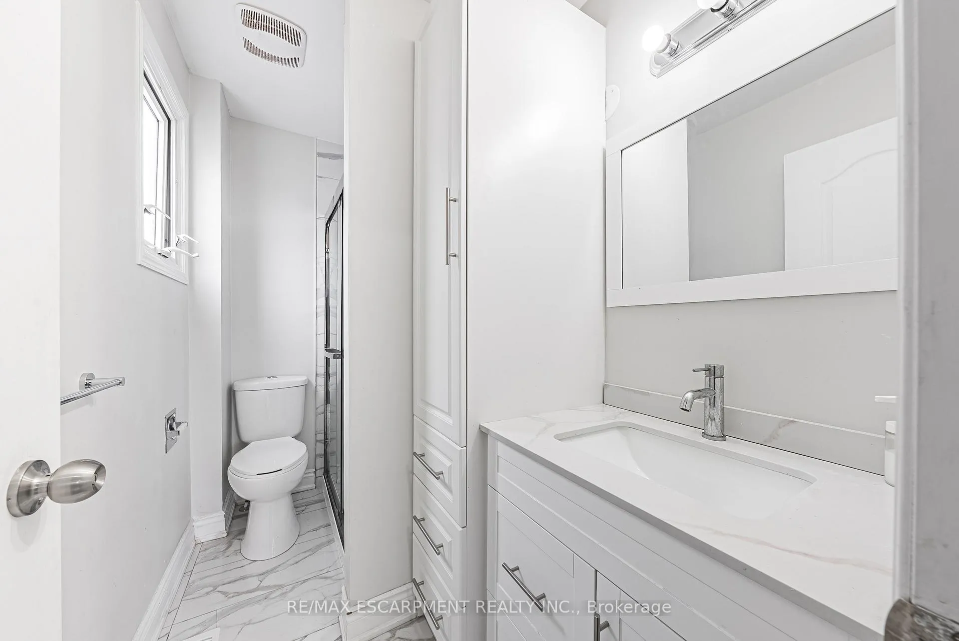 Photo 14 of 11 Drakes Drive, Hamilton, Lakeshore — HOMEH