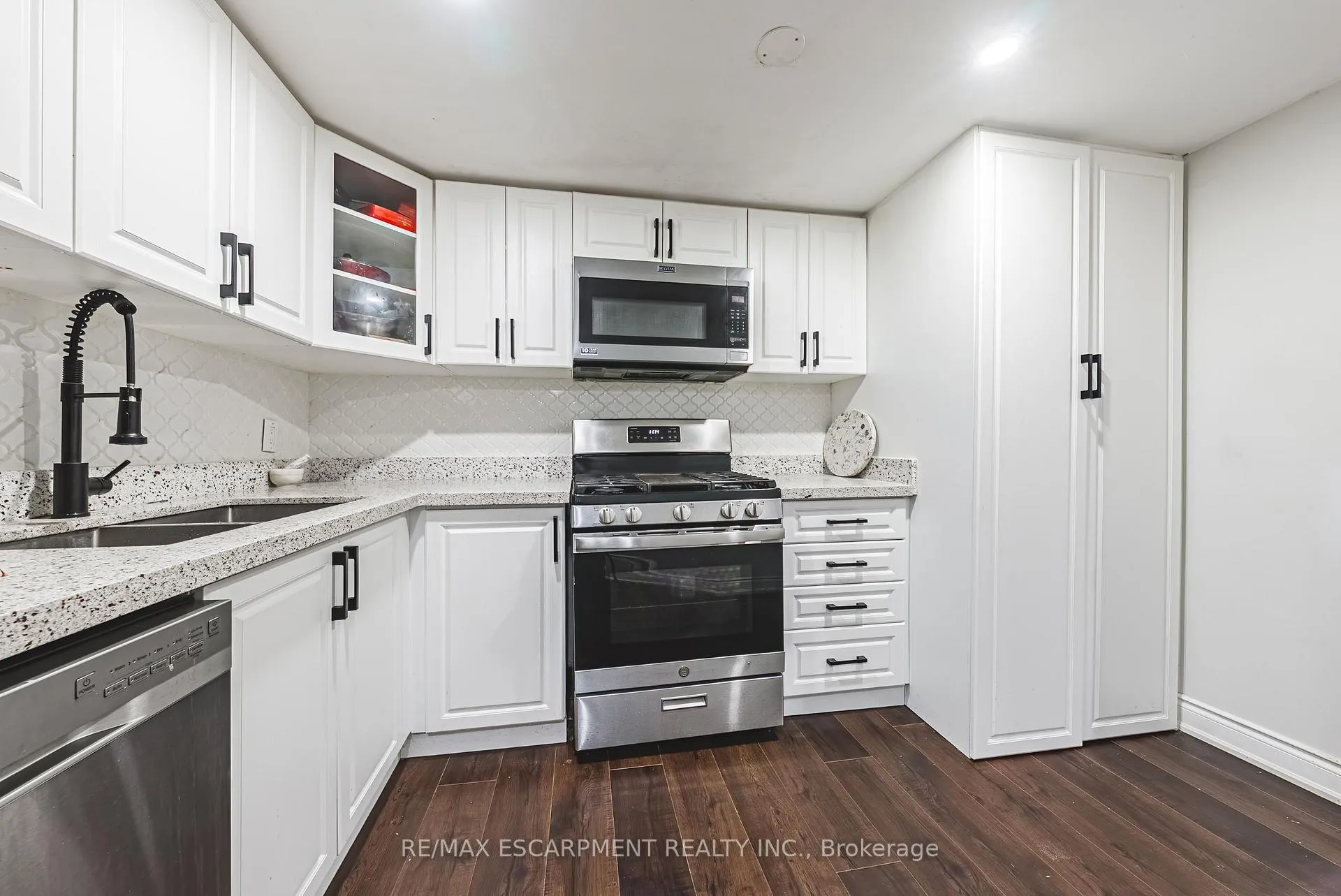 Photo 22 of 11 Drakes Drive, Hamilton, Lakeshore — HOMEH