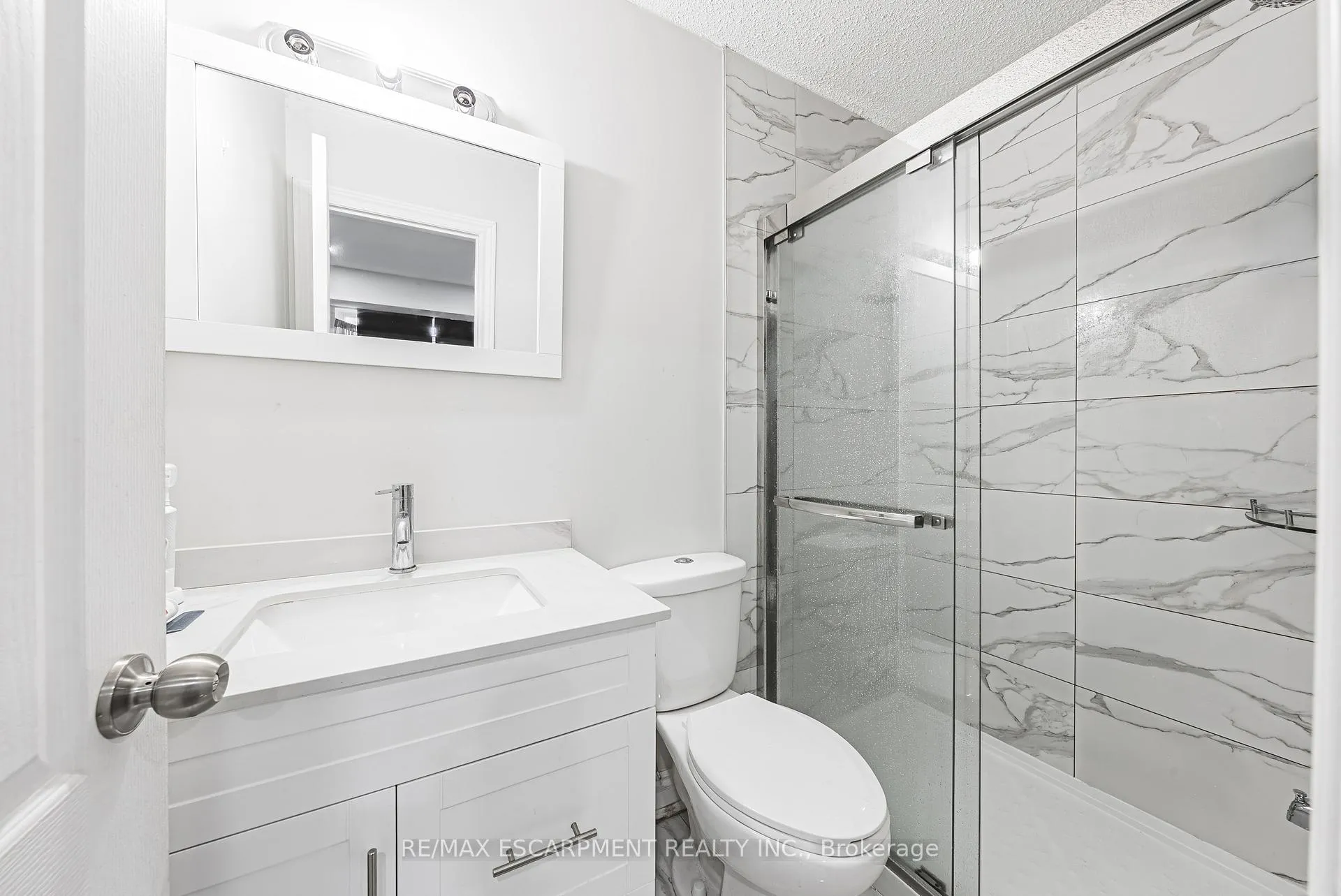 Photo 25 of 11 Drakes Drive, Hamilton, Lakeshore — HOMEH